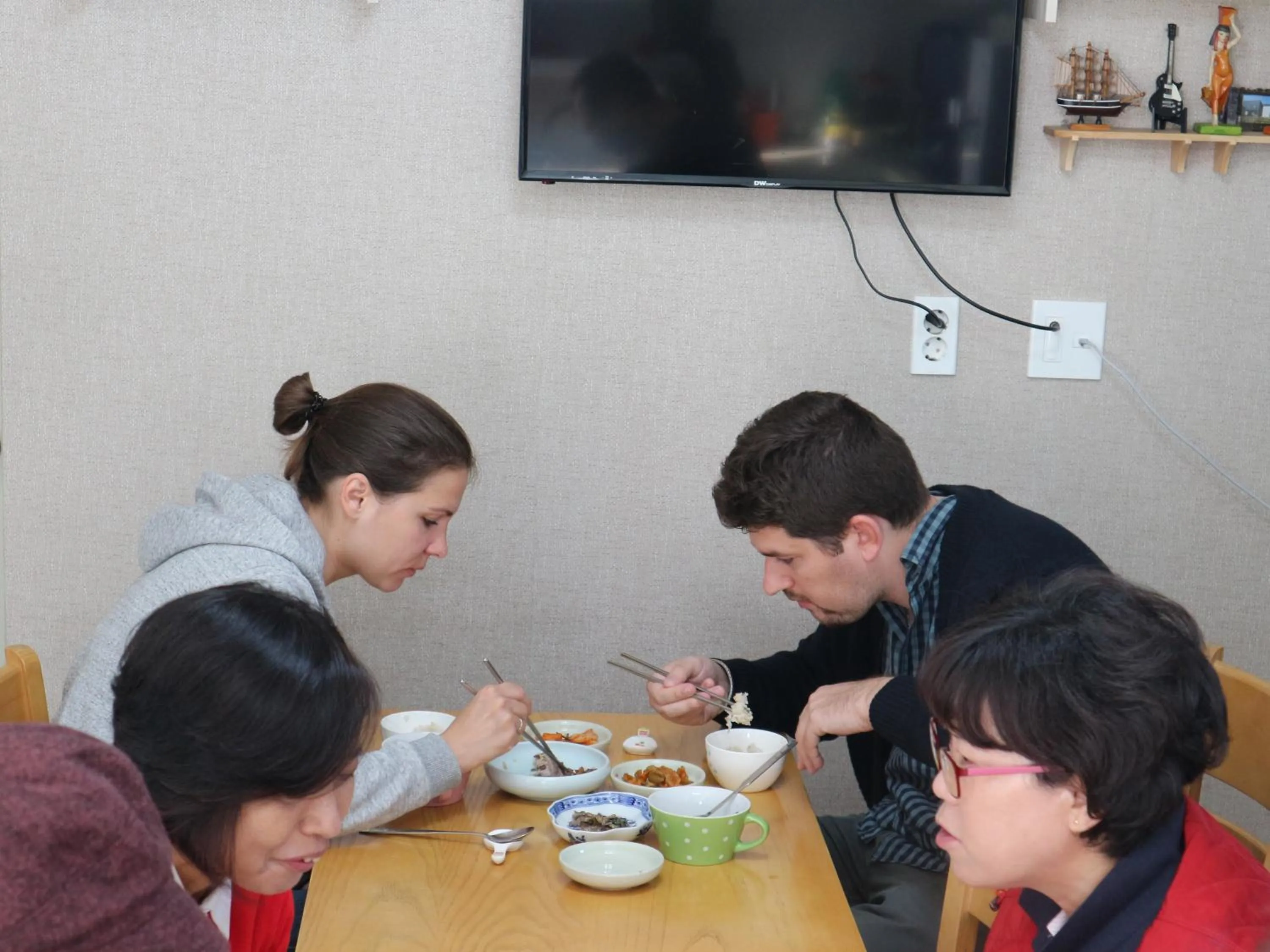 Restaurant/places to eat in Blue Island Guesthouse