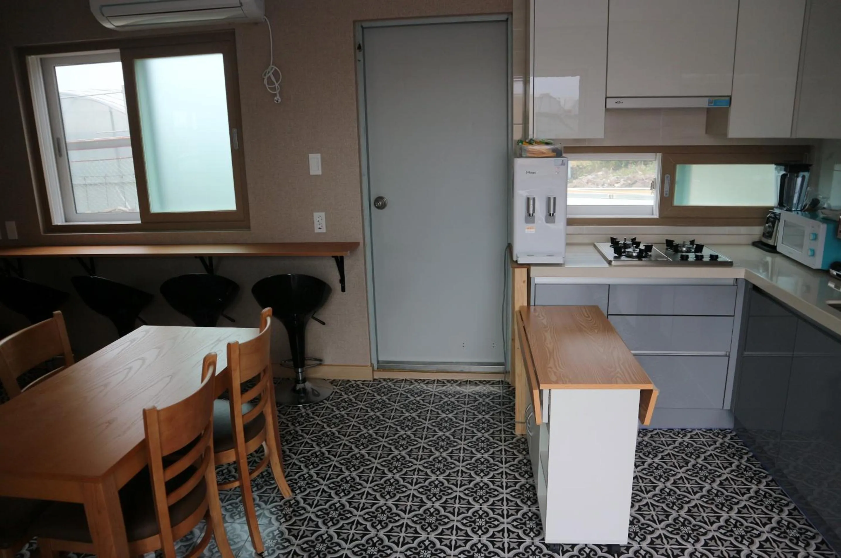 Restaurant/places to eat in Blue Island Guesthouse