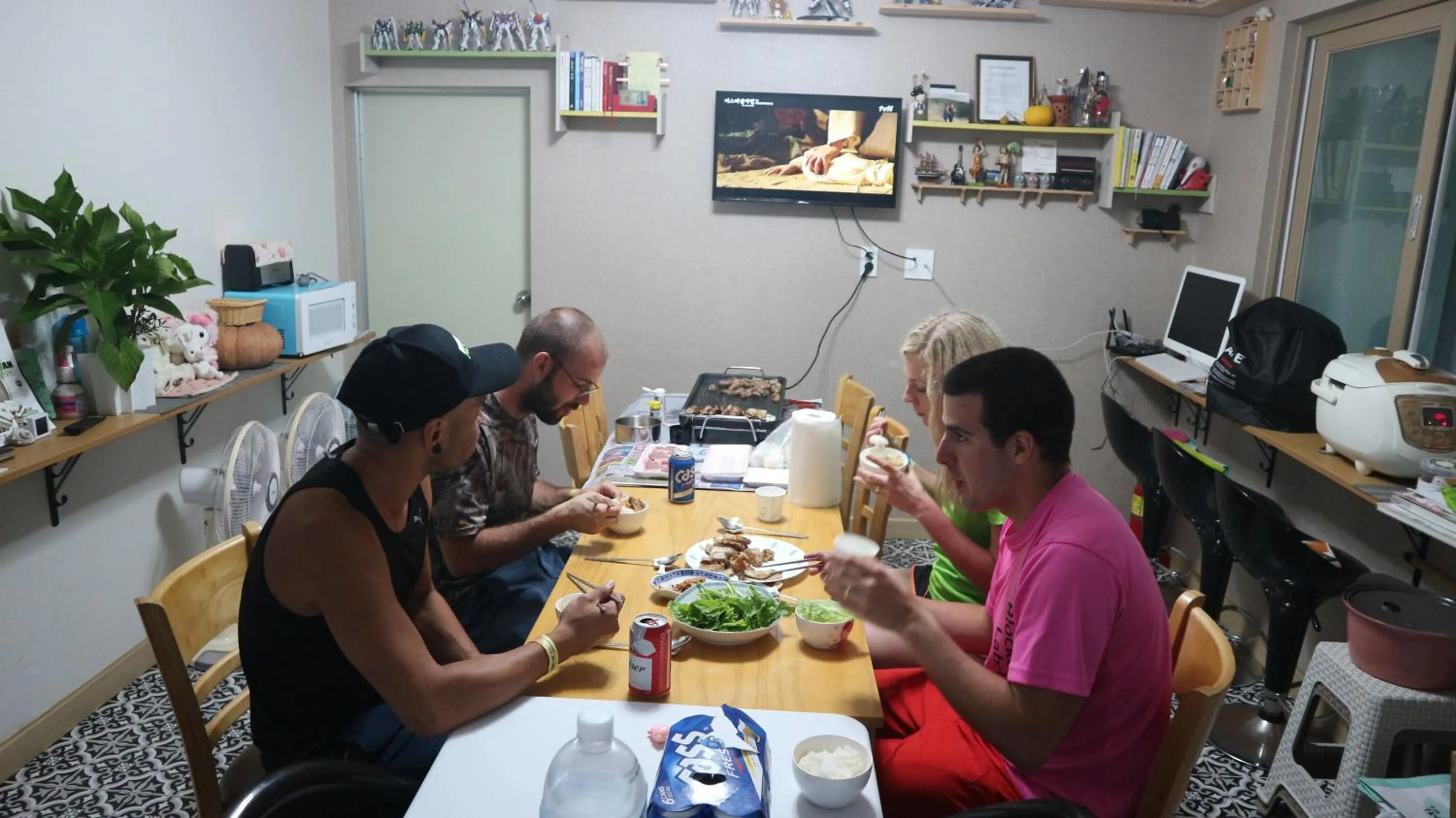 Restaurant/places to eat in Blue Island Guesthouse