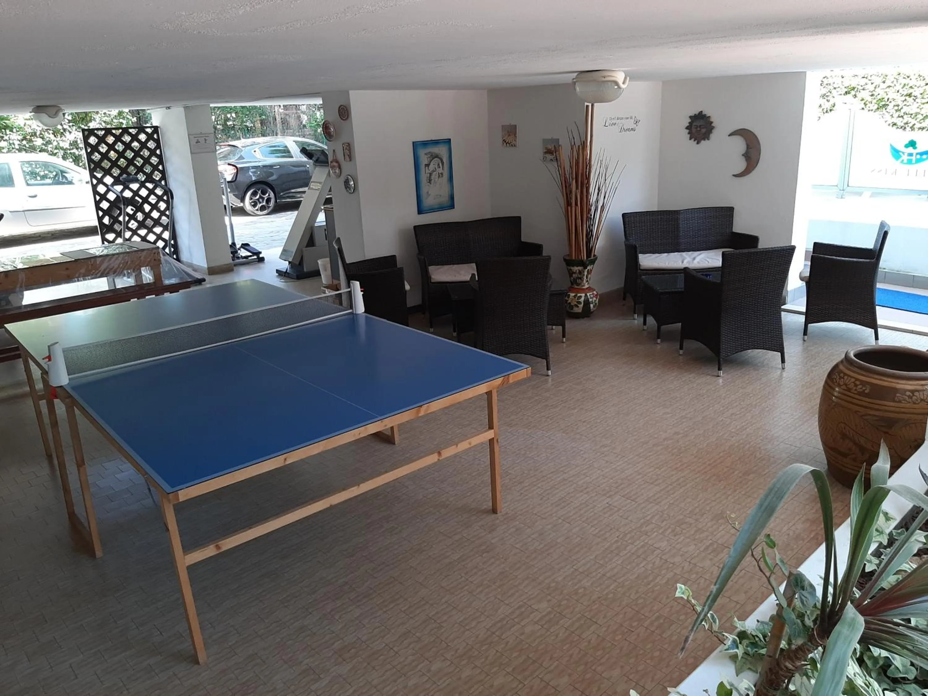 Table tennis in Hotel Kiss
