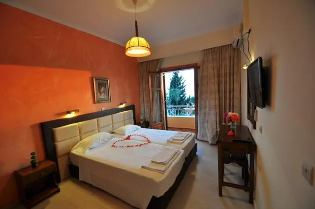 Bed in Agios Gordios Stevens on the hill