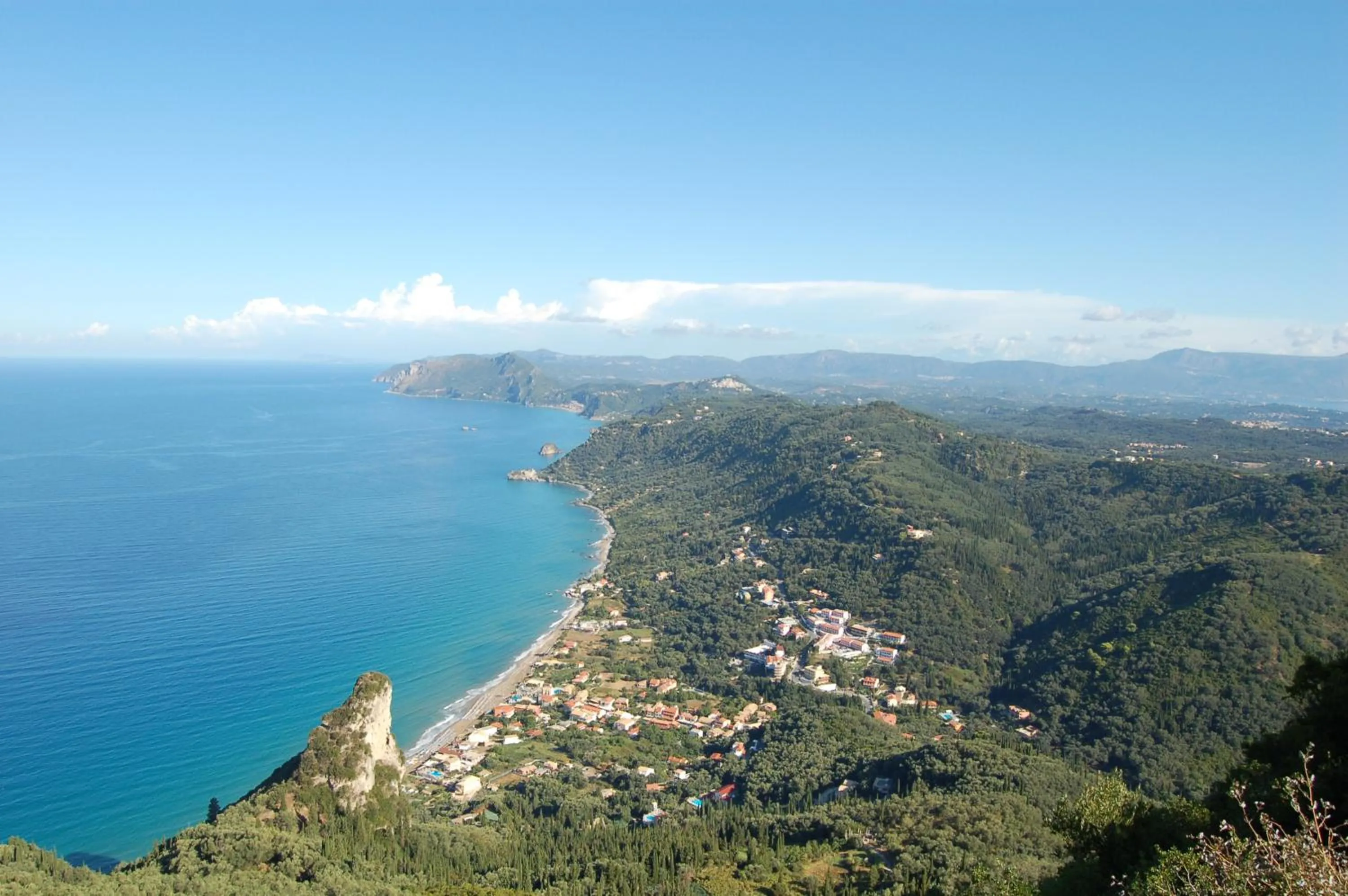 Property building in Agios Gordios Stevens on the hill