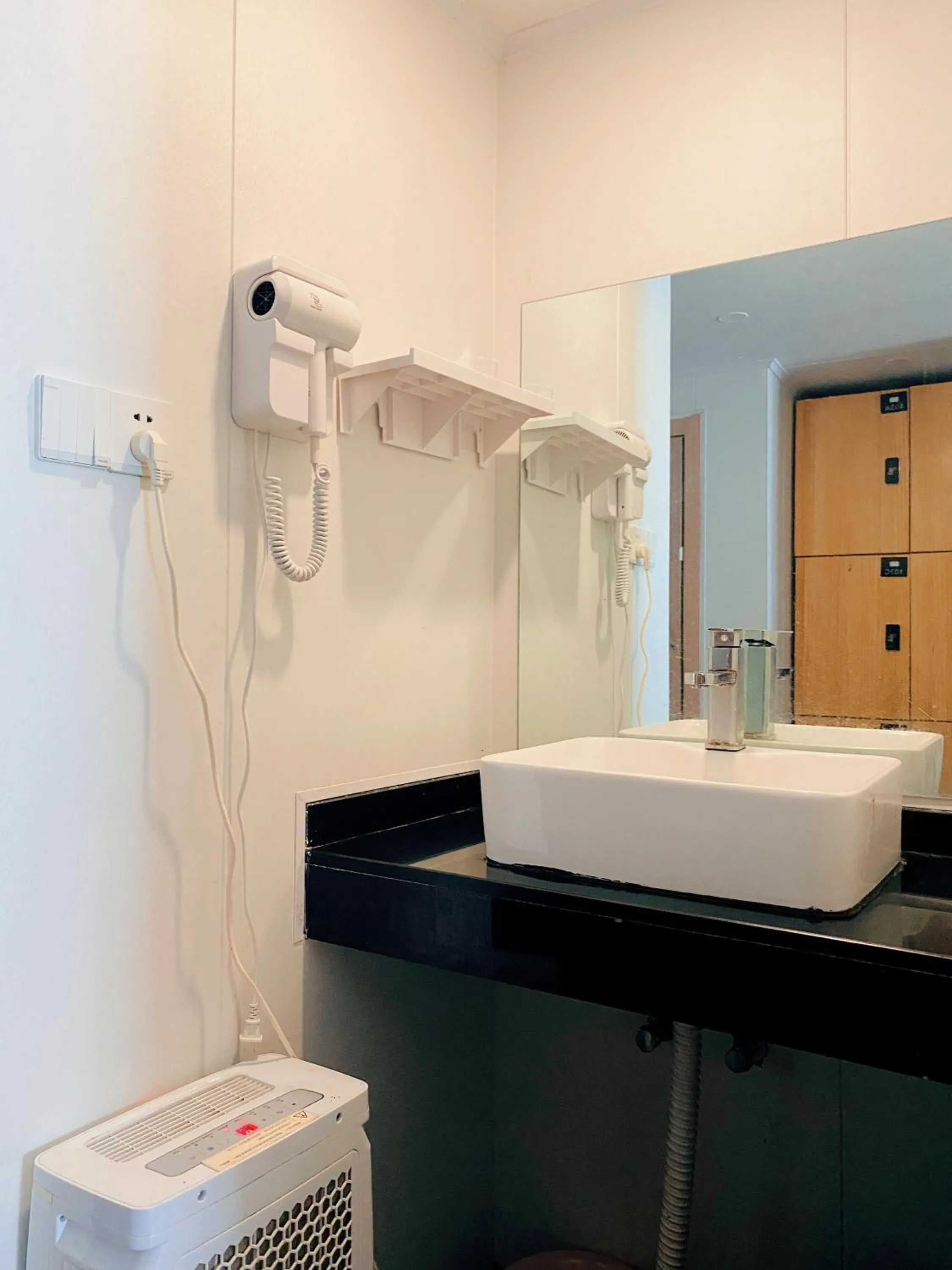 Bathroom in Dayin International Youth Hostel - Oriental Pearl & Lujiazui