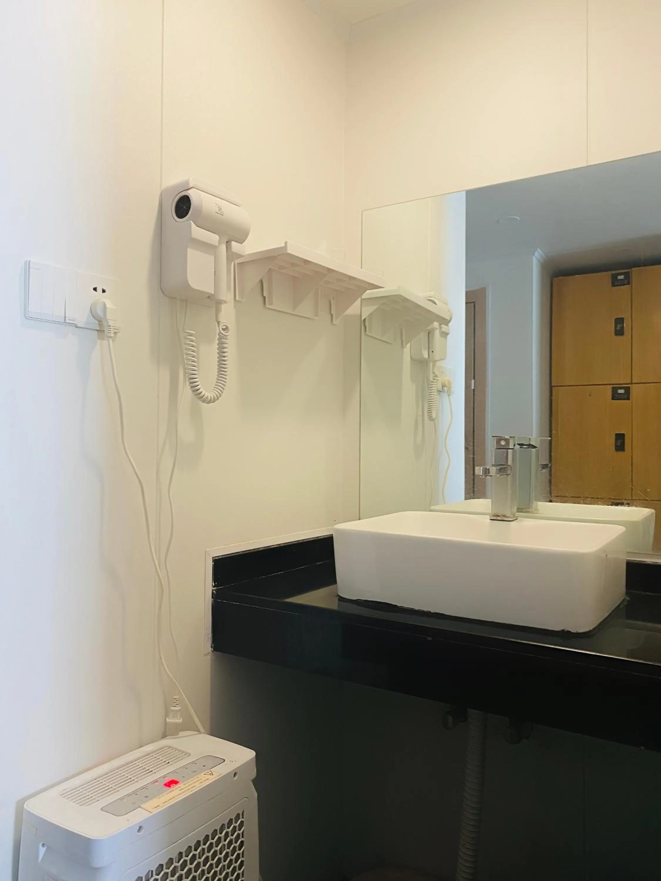 Bathroom in Dayin International Youth Hostel - Oriental Pearl & Lujiazui