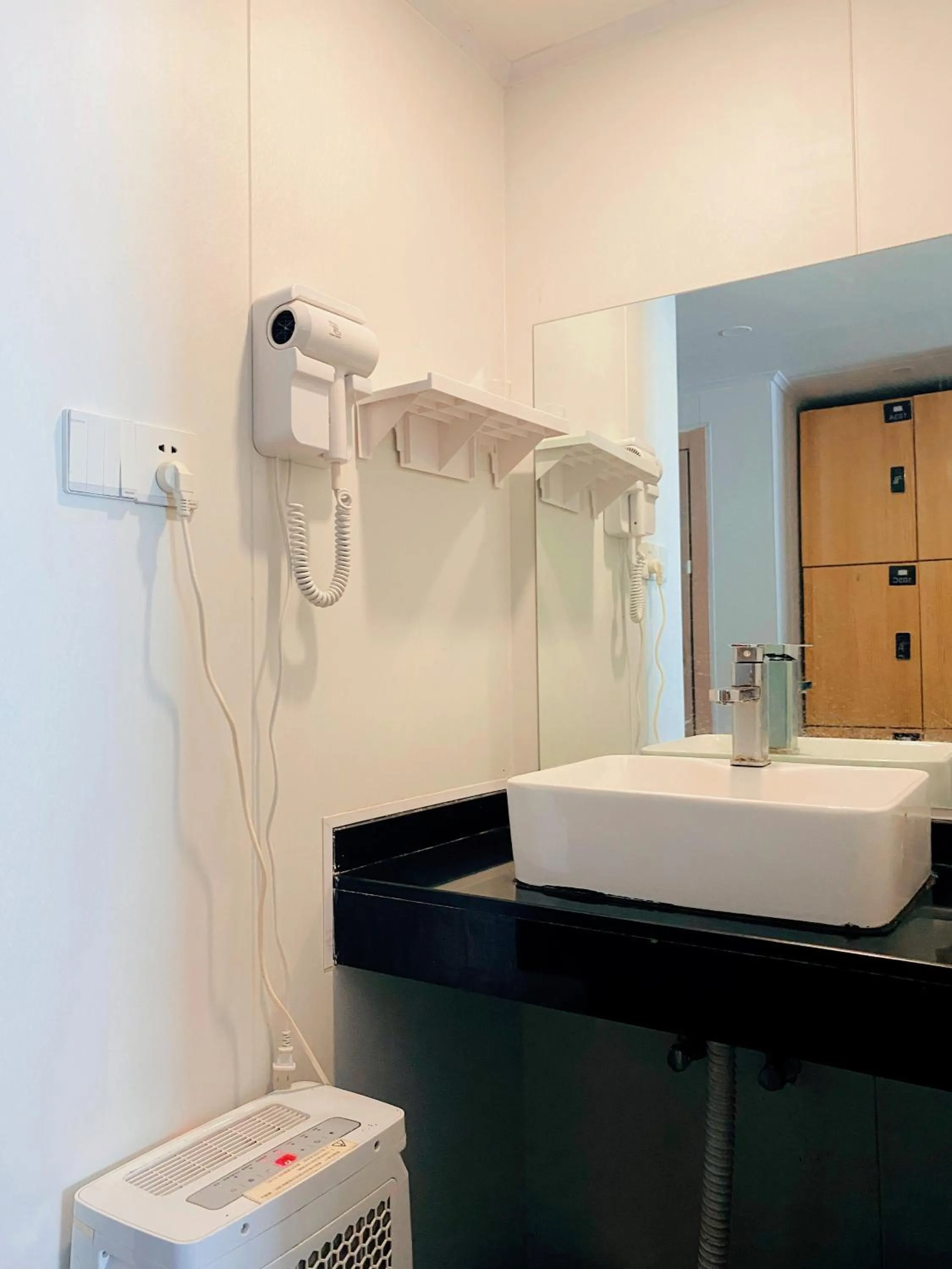 Bathroom in Dayin International Youth Hostel - Oriental Pearl & Lujiazui