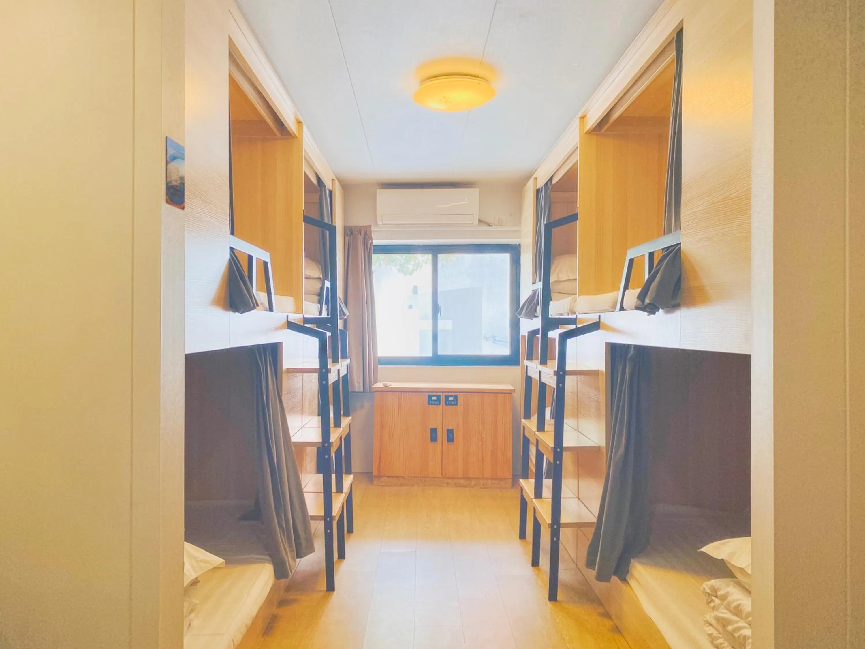 bunk bed, Bed in Dayin International Youth Hostel - Oriental Pearl & Lujiazui