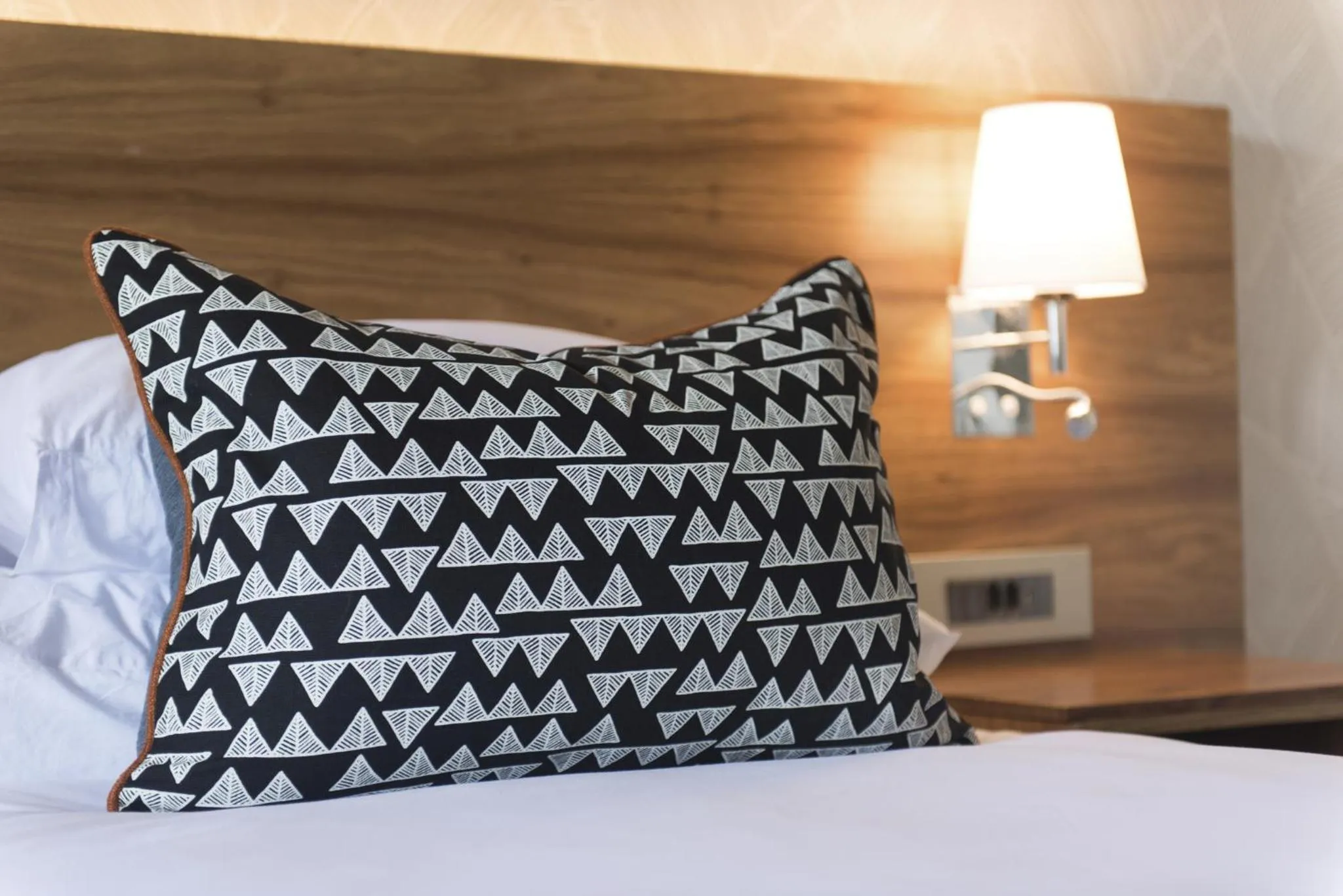 Mountain view, Bed in Ghost Mountain Inn