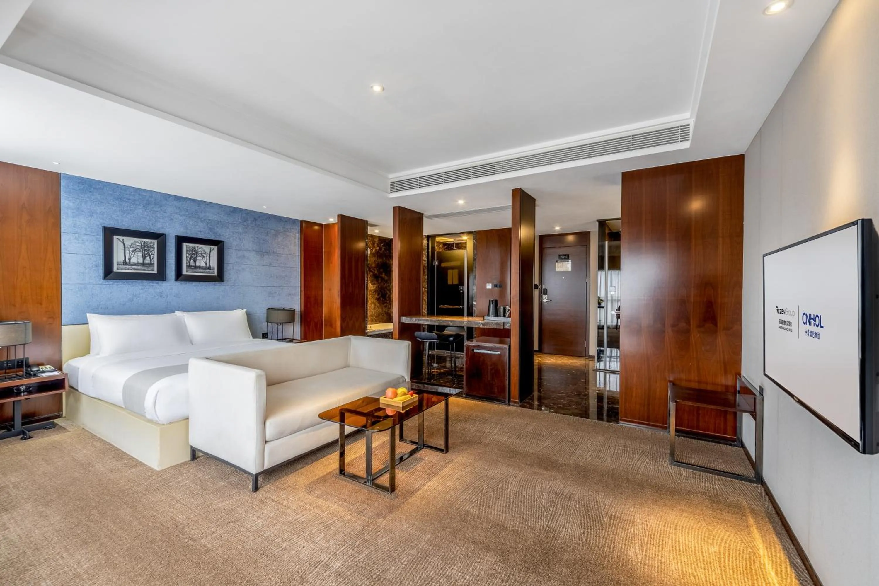 Photo of the whole room, Bed in Zhonghao International Hotel