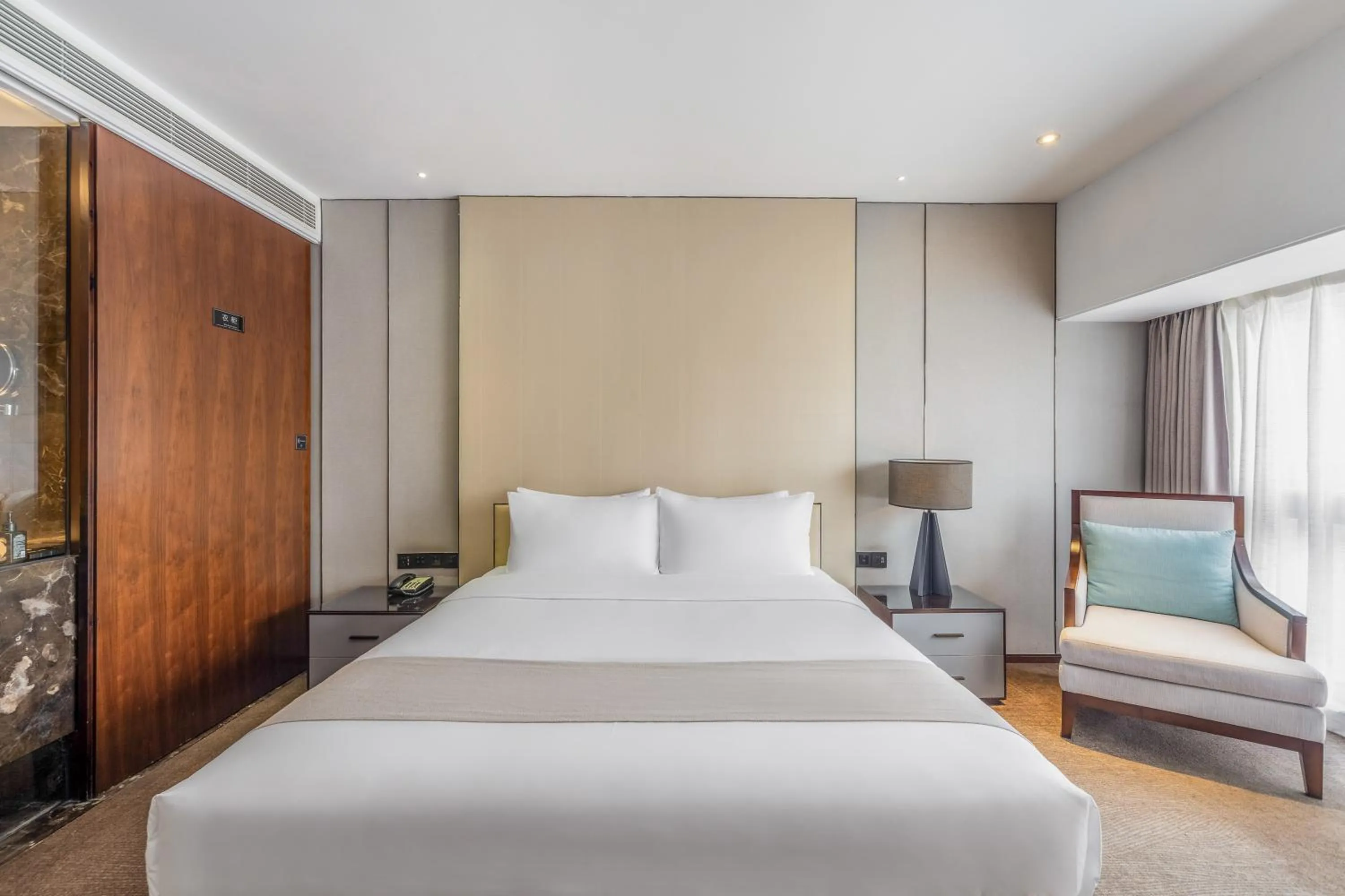 Bedroom, Bed in Zhonghao International Hotel