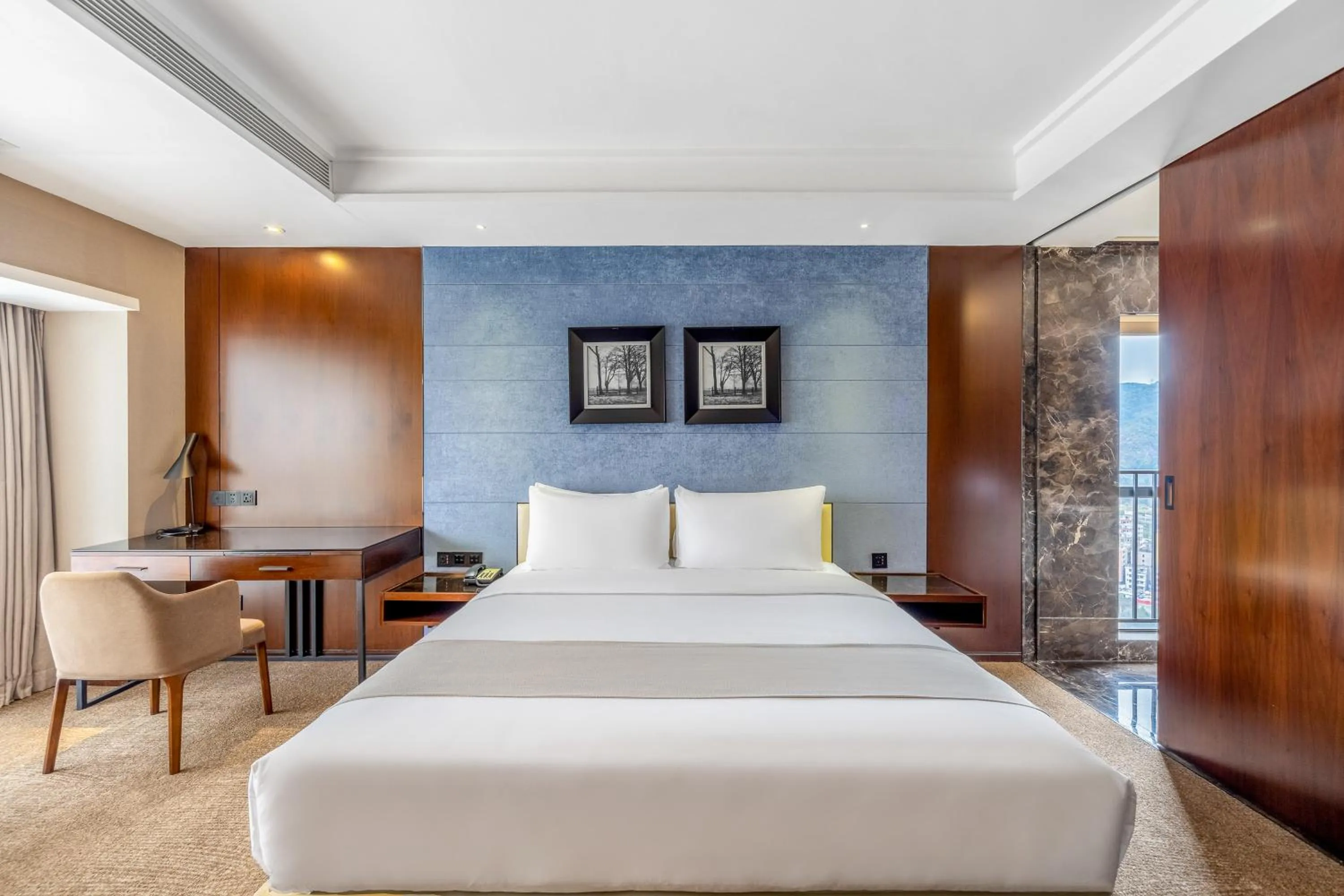 Bedroom, Bed in Zhonghao International Hotel