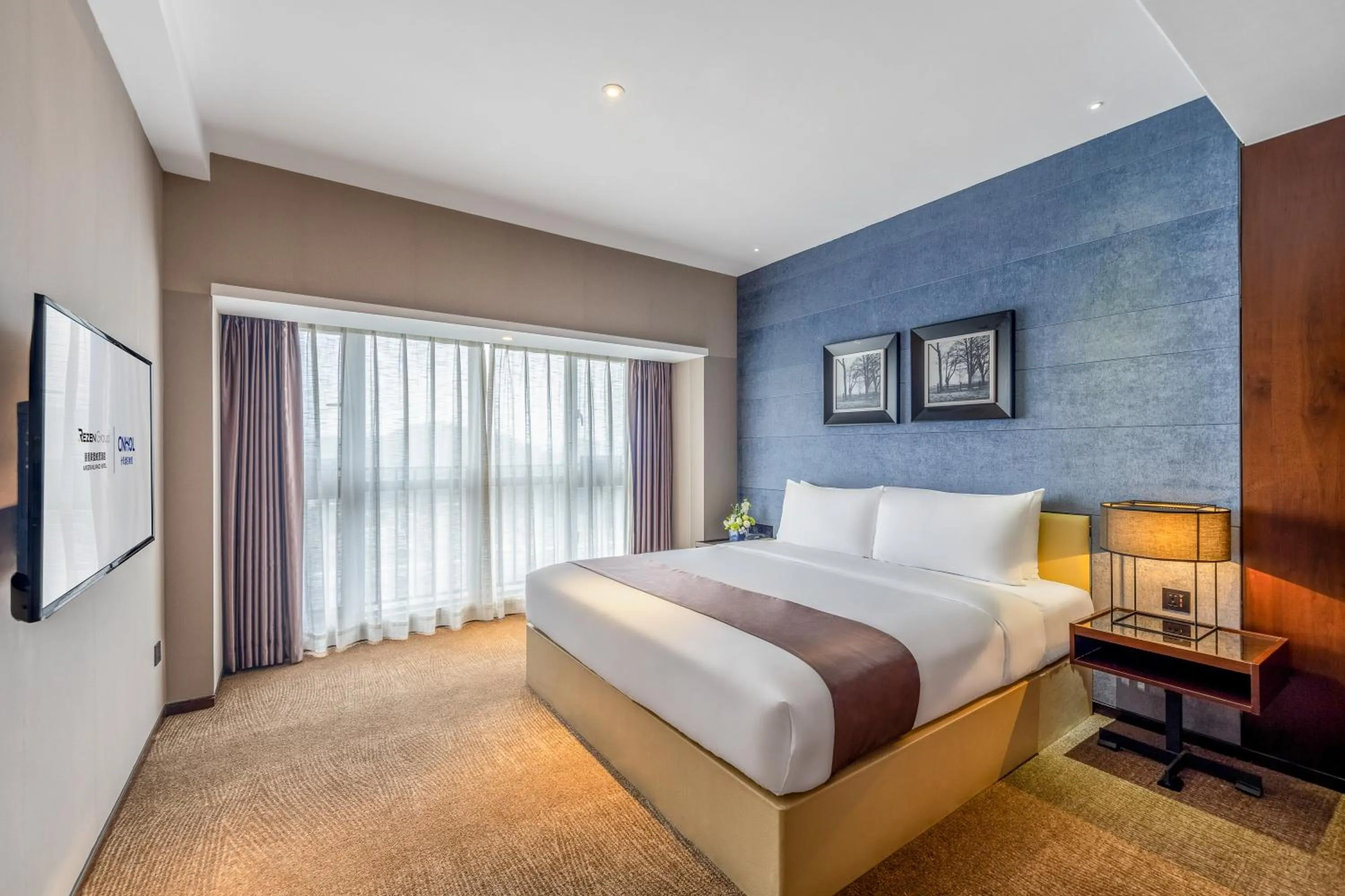 Photo of the whole room, Bed in Zhonghao International Hotel