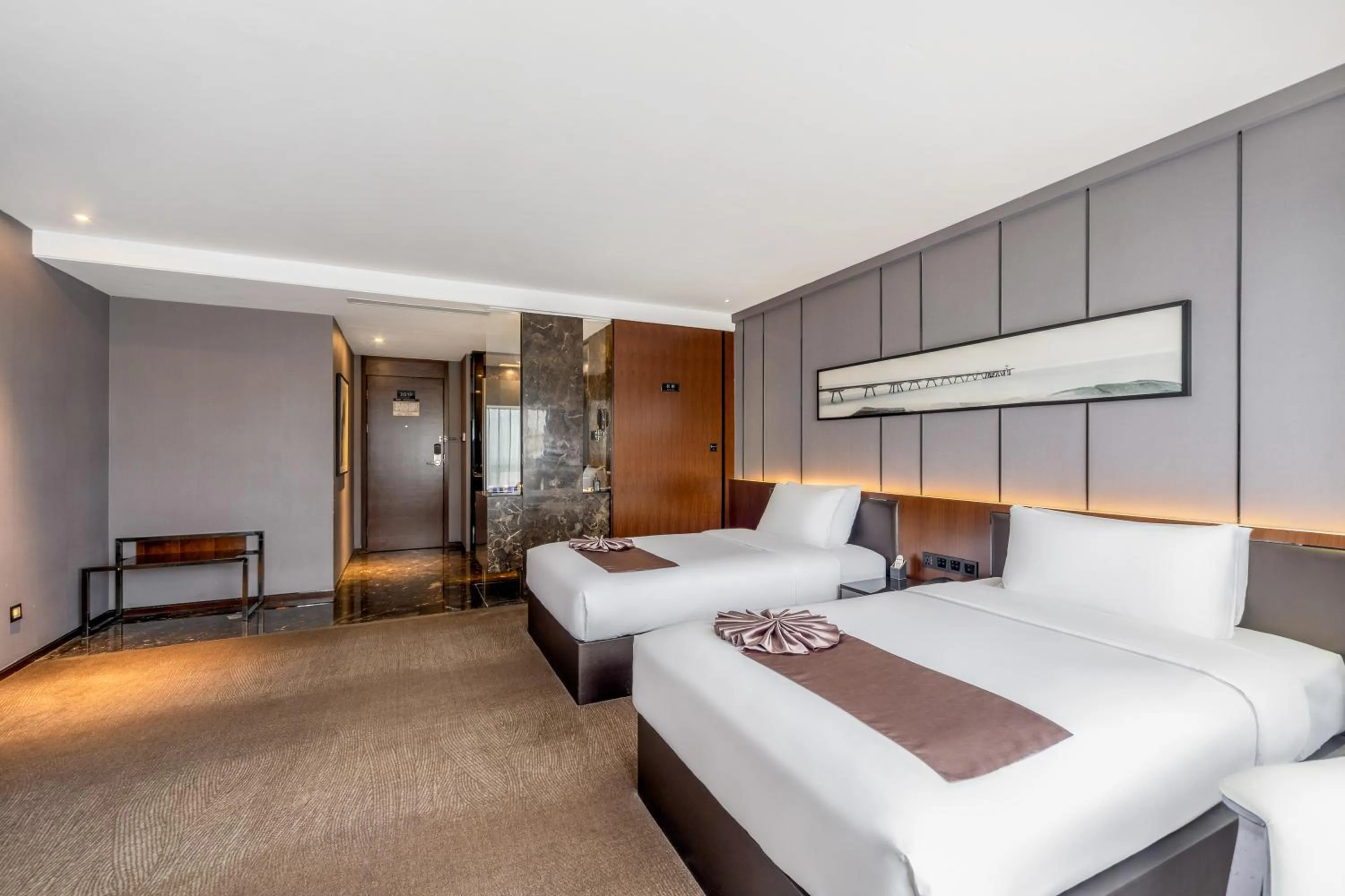 Bedroom, Bed in Zhonghao International Hotel