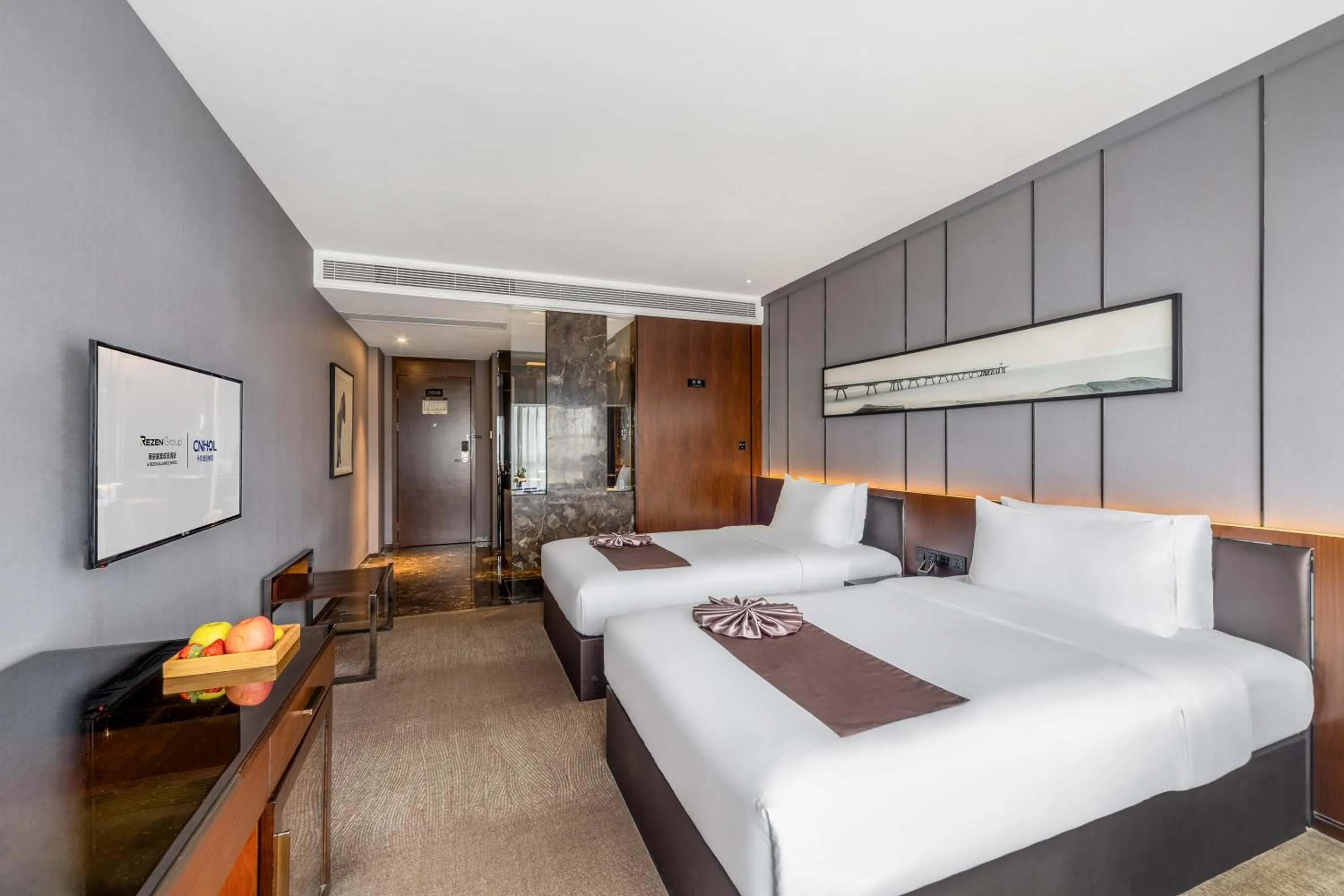 Photo of the whole room, Bed in Zhonghao International Hotel