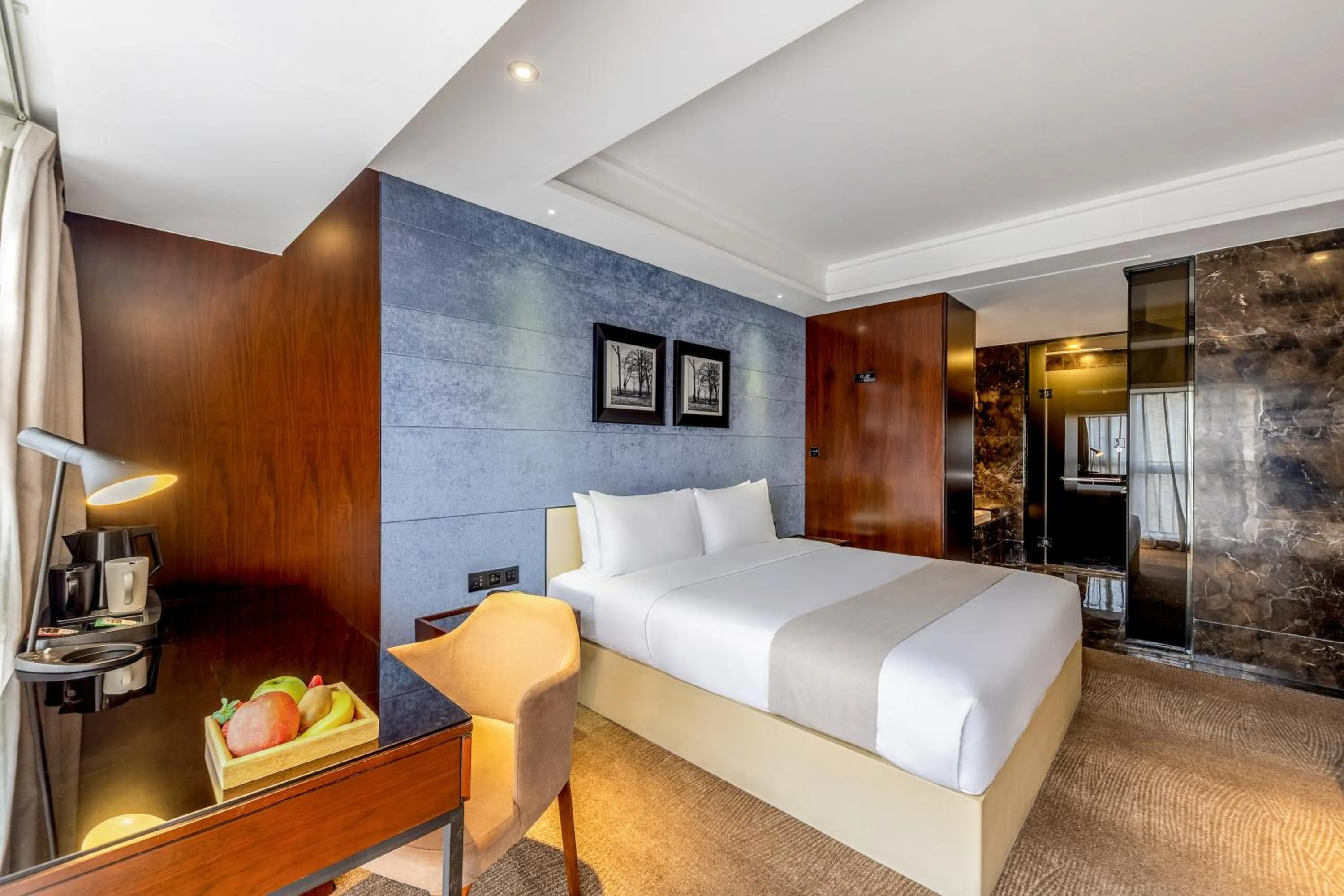 Photo of the whole room, Bed in Zhonghao International Hotel