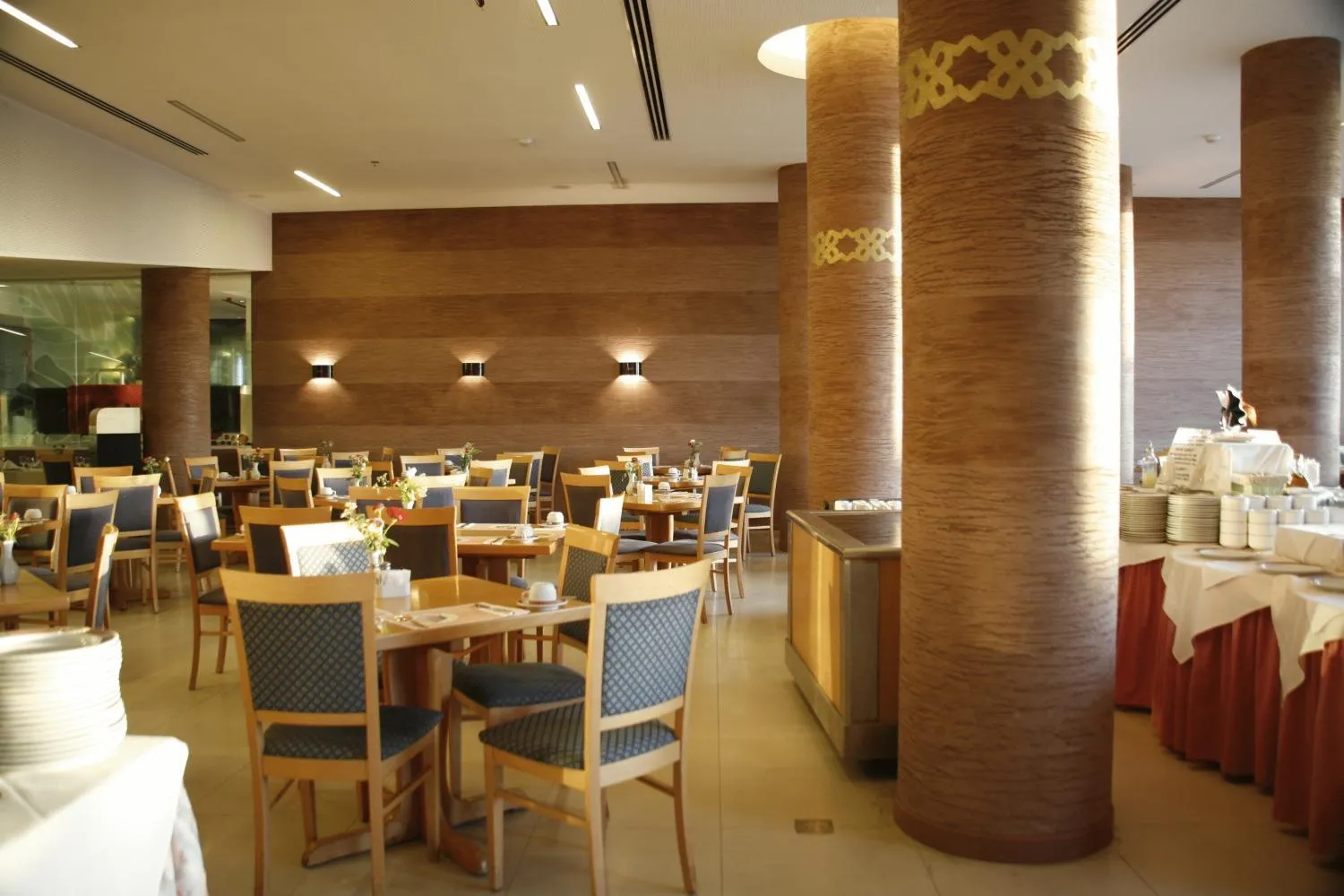 Restaurant/places to eat in King Solomon Hotel
