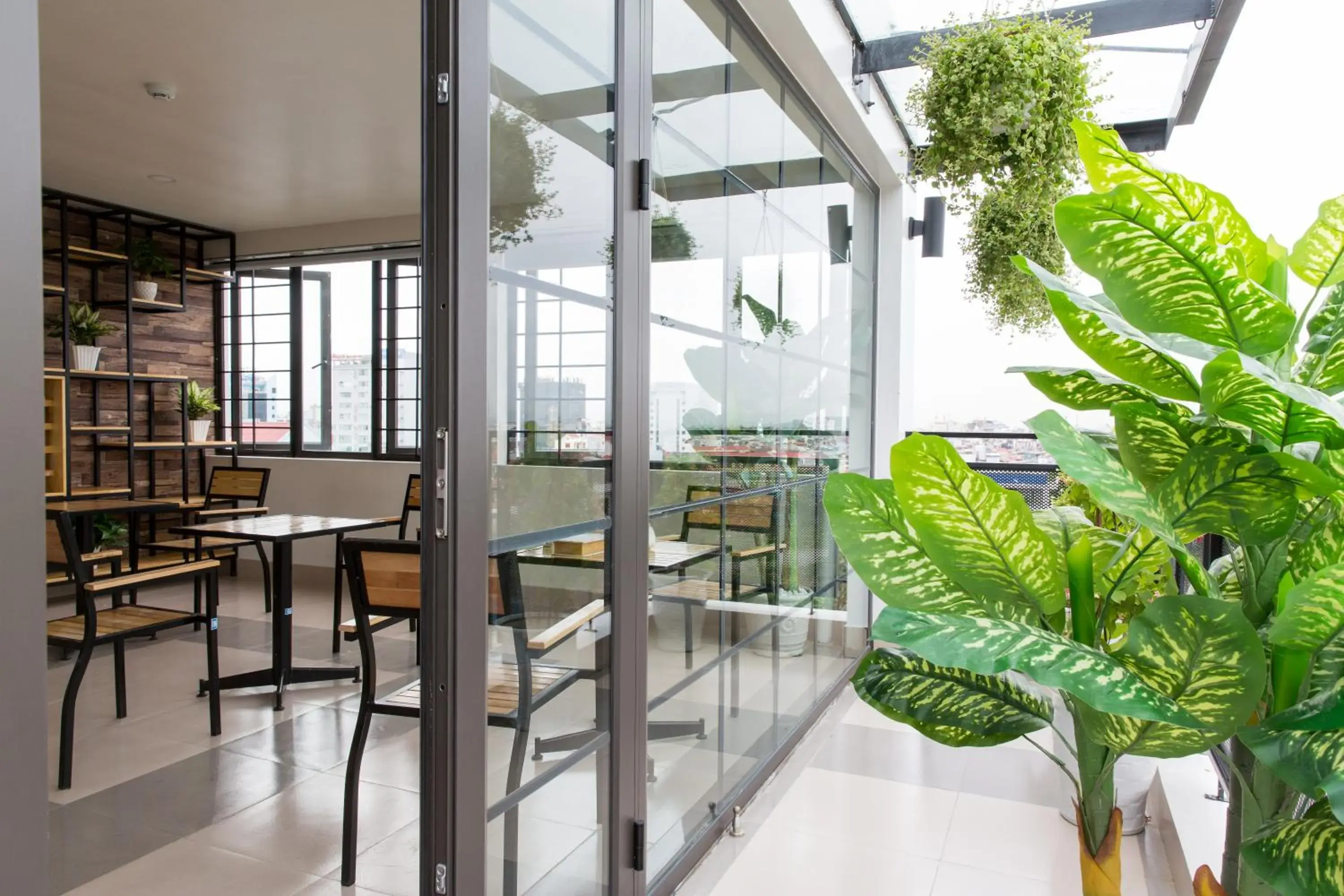 Restaurant/places to eat in Punt Hotel Restaurant/places to eat in Punt Hotel