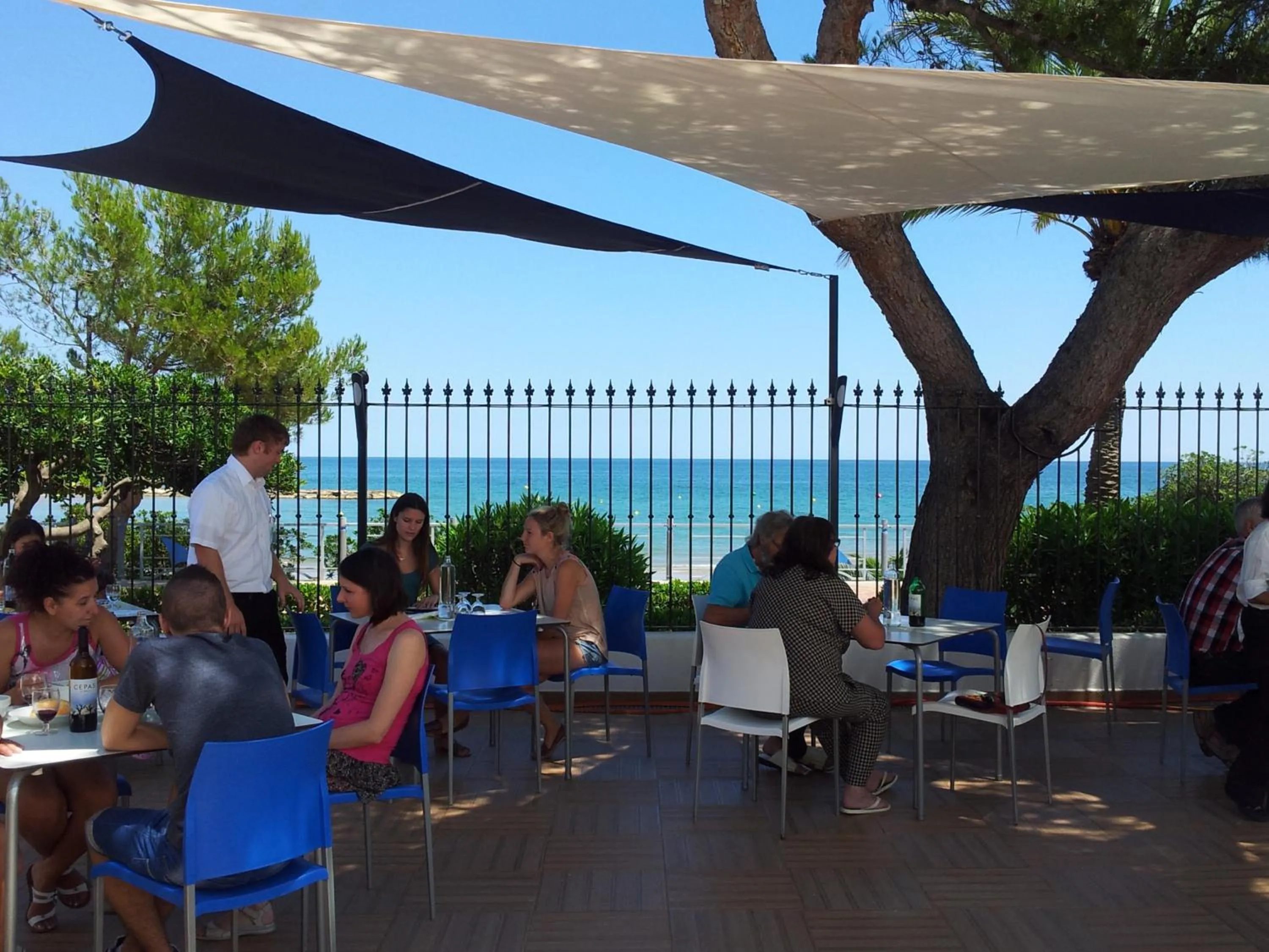 Restaurant/places to eat in Apartamentos Complejo Eurhostal