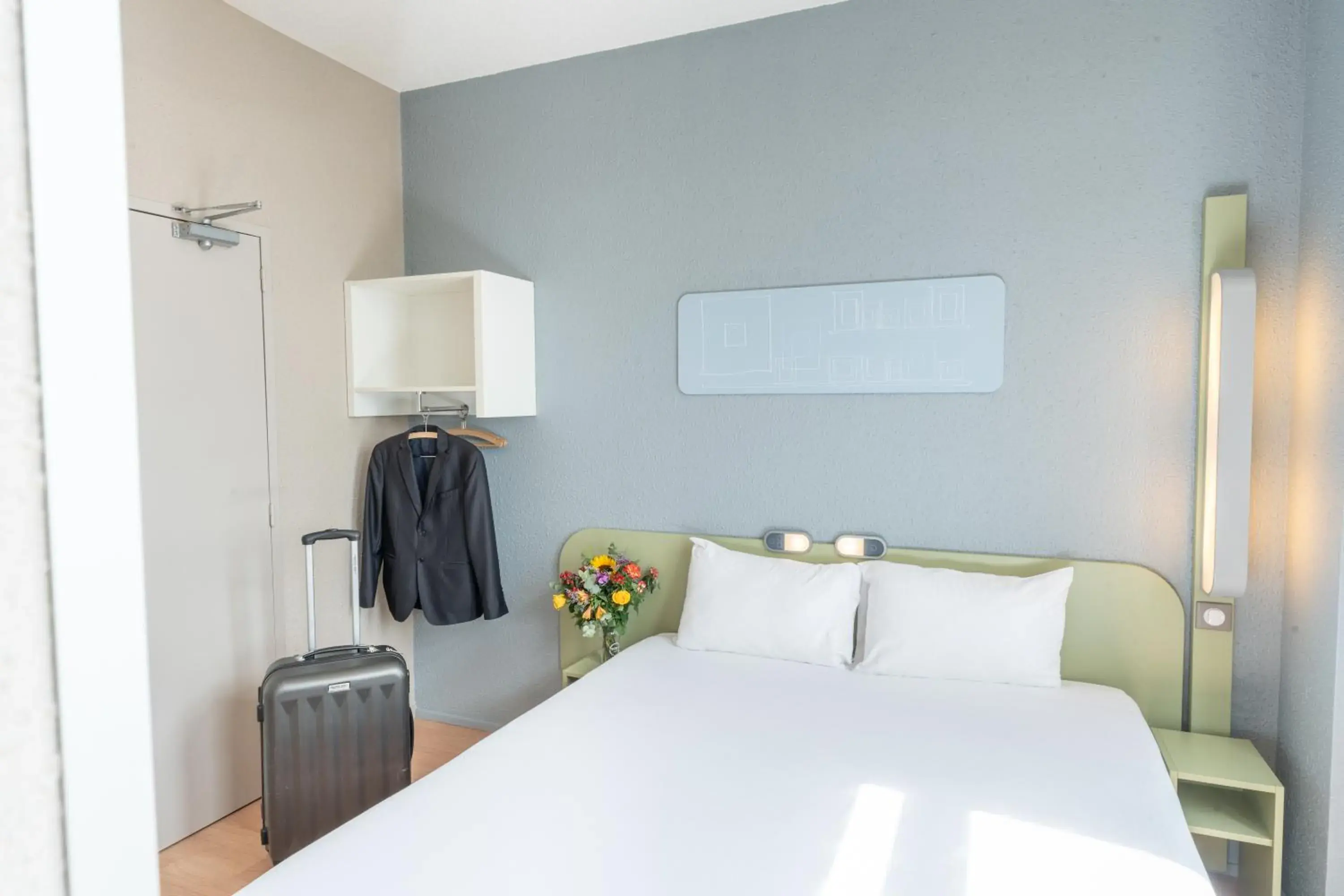 Bedroom, Bed in ibis budget Le Mans Centre Bedroom, Bed in ibis budget Le Mans Centre