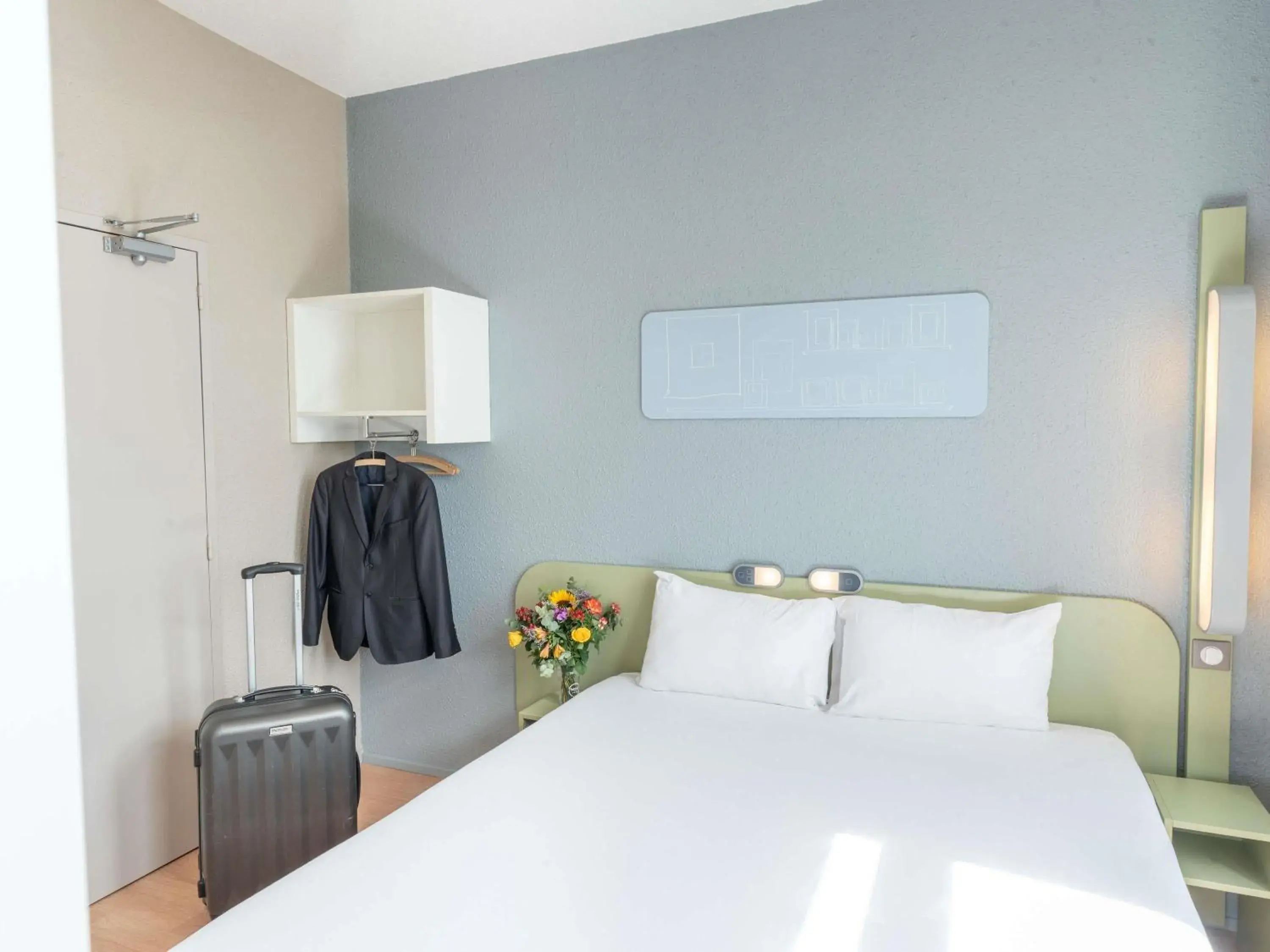 Bedroom, Bed in ibis budget Le Mans Centre Bedroom, Bed in ibis budget Le Mans Centre