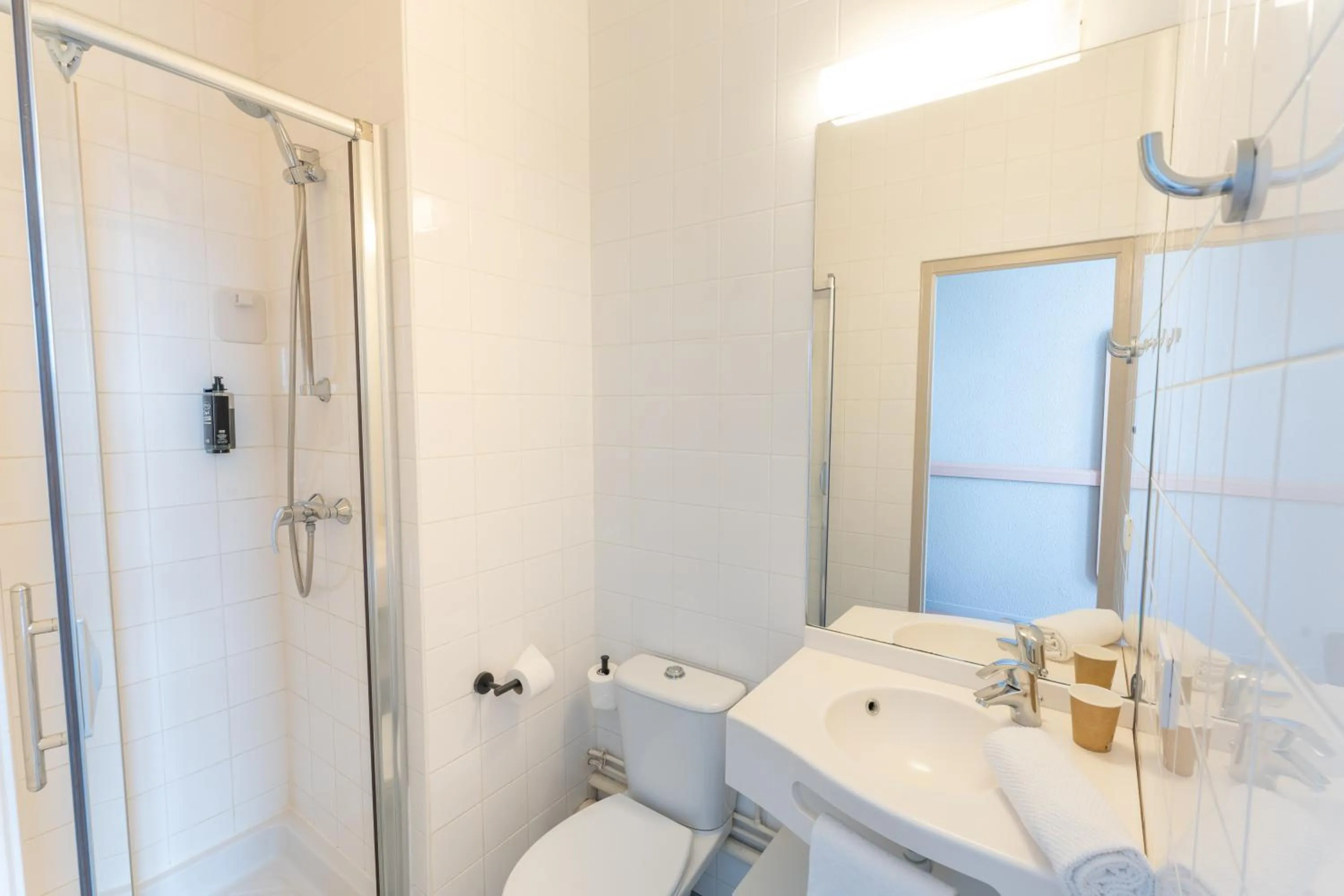 Shower in ibis budget Le Mans Centre