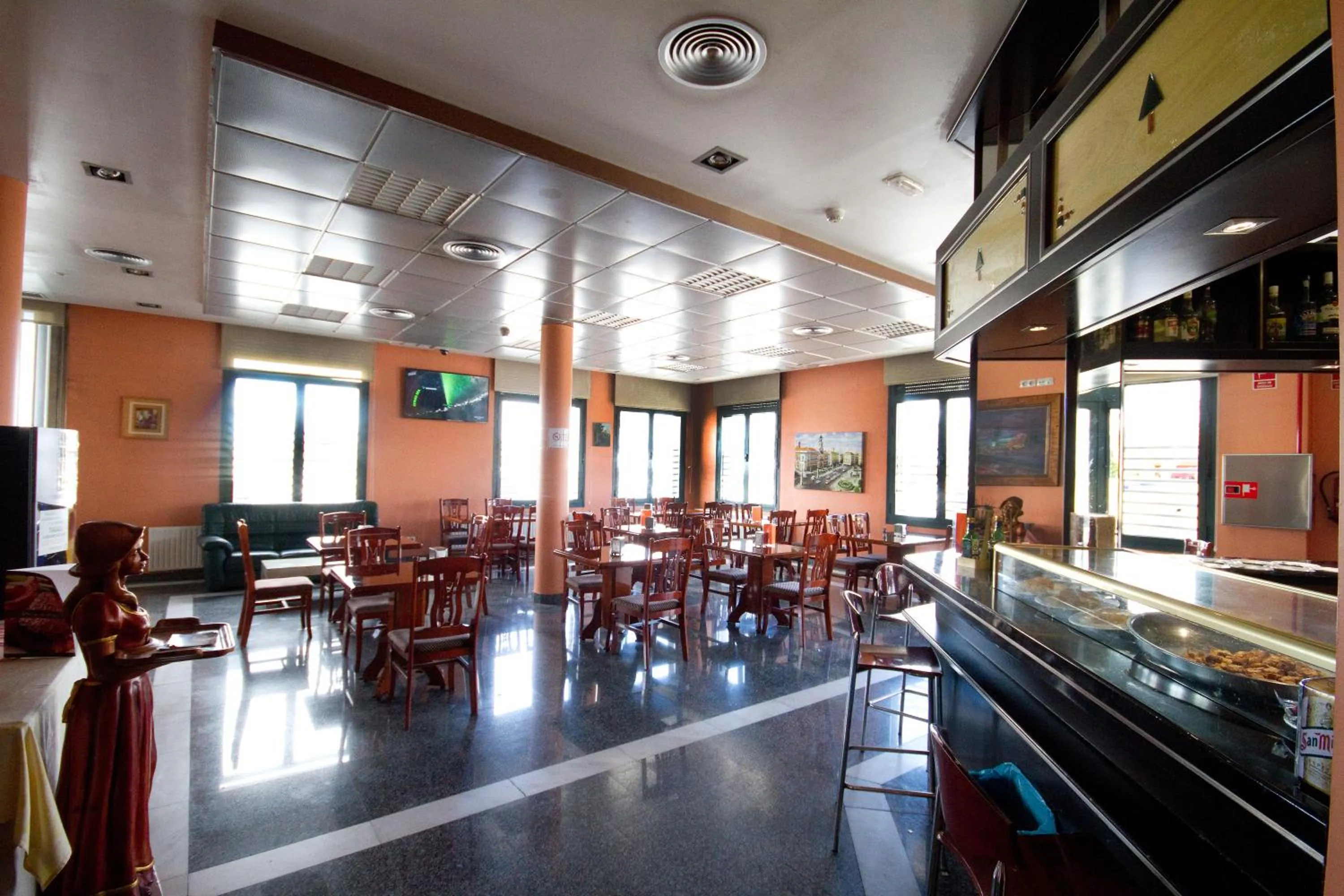 Restaurant/places to eat in Hotel Los 5 Pinos