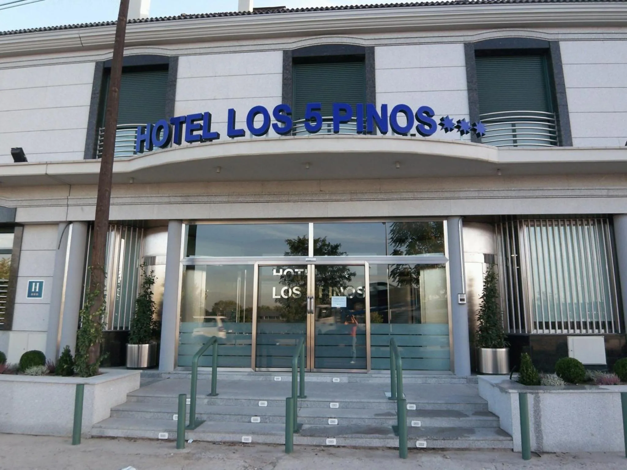 Facade/entrance in Hotel Los 5 Pinos