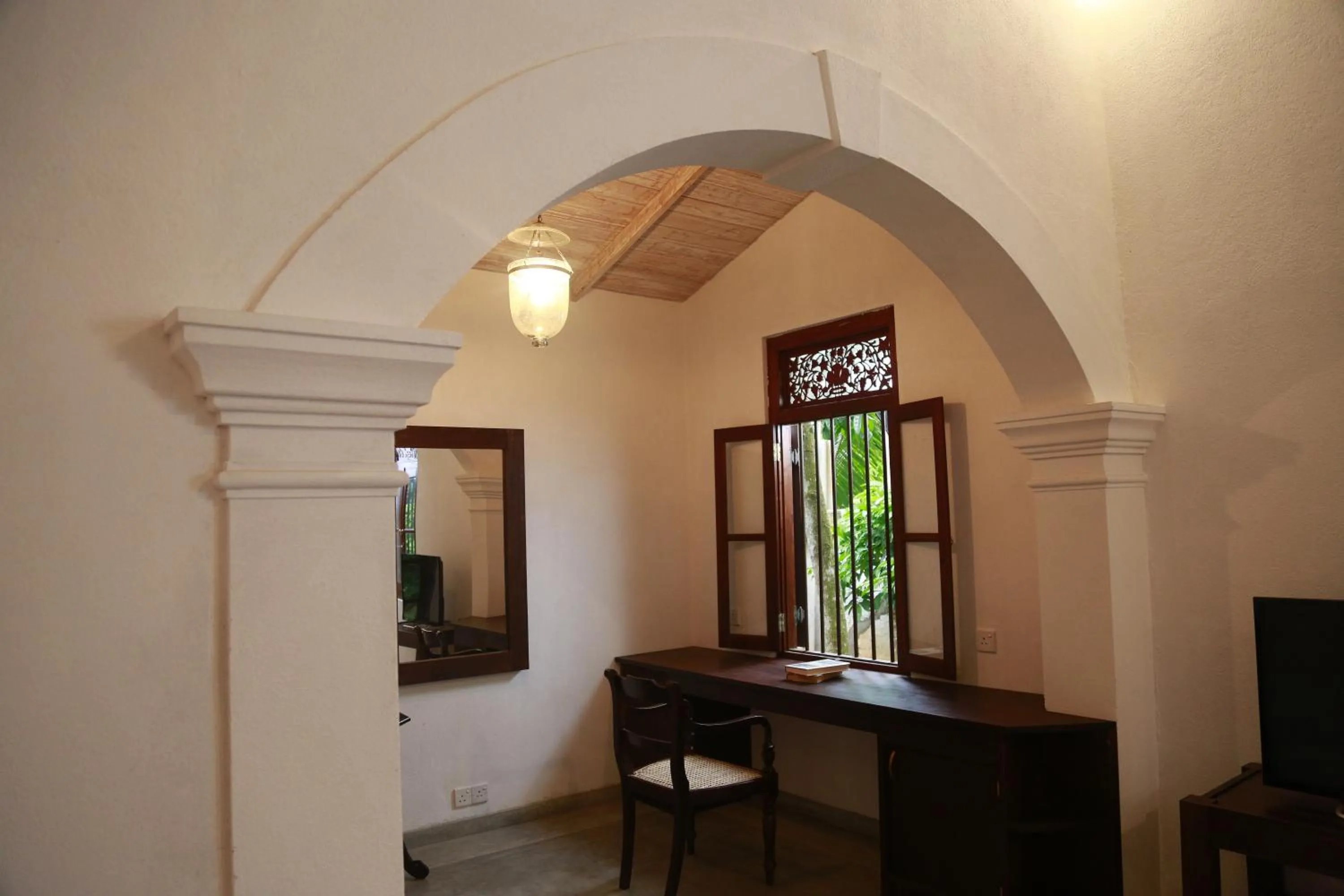 Decorative detail in Ceylon Olive Galle