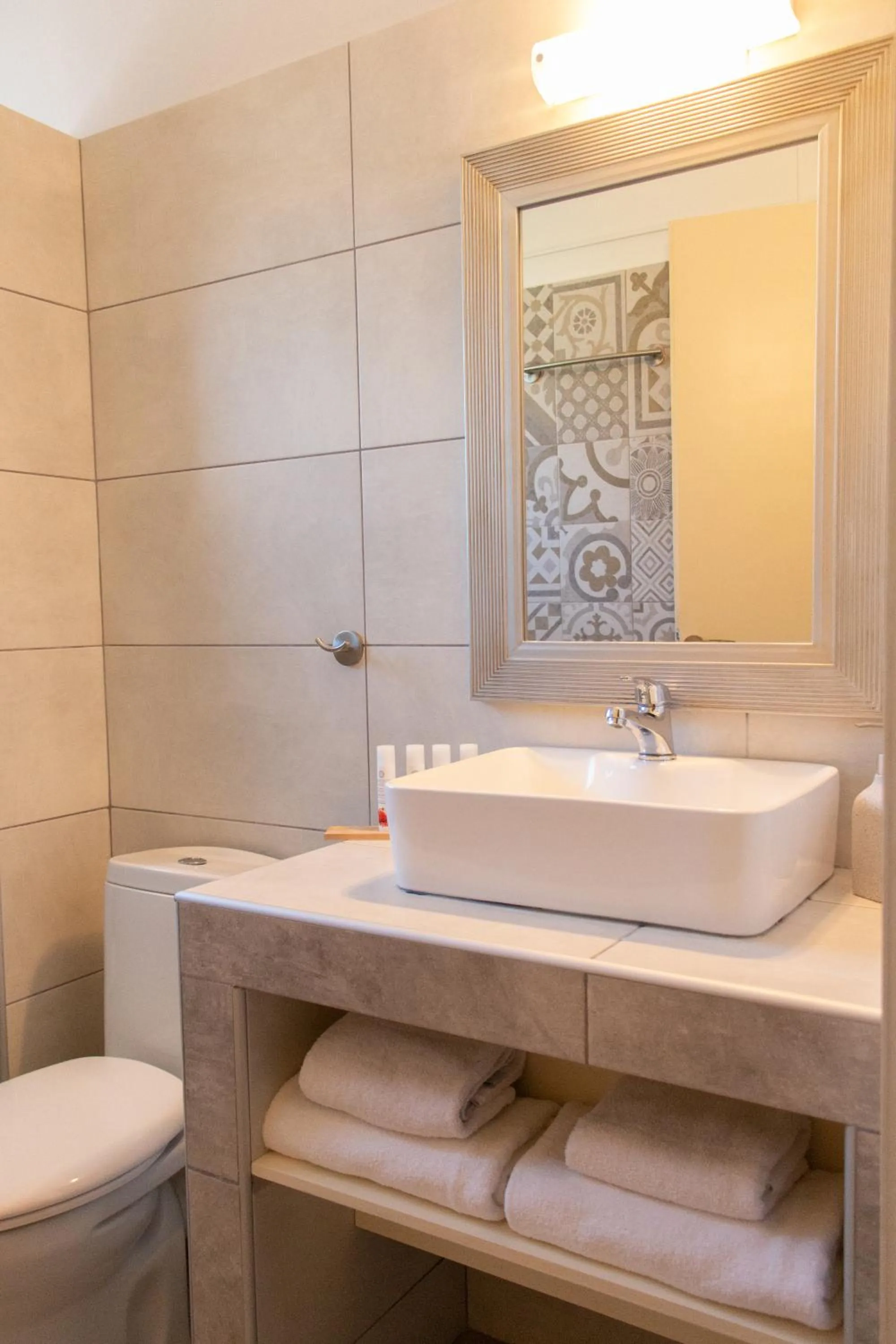 Bathroom in Helen Hotel