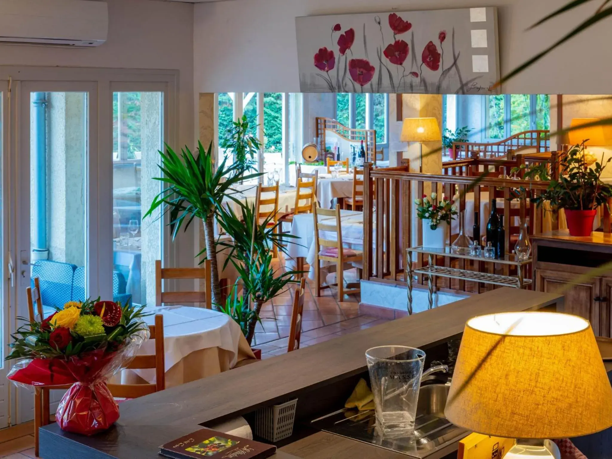 Restaurant/places to eat in Logis Hotel Noemys Morgon Restaurant/places to eat in Logis Hotel Noemys Morgon