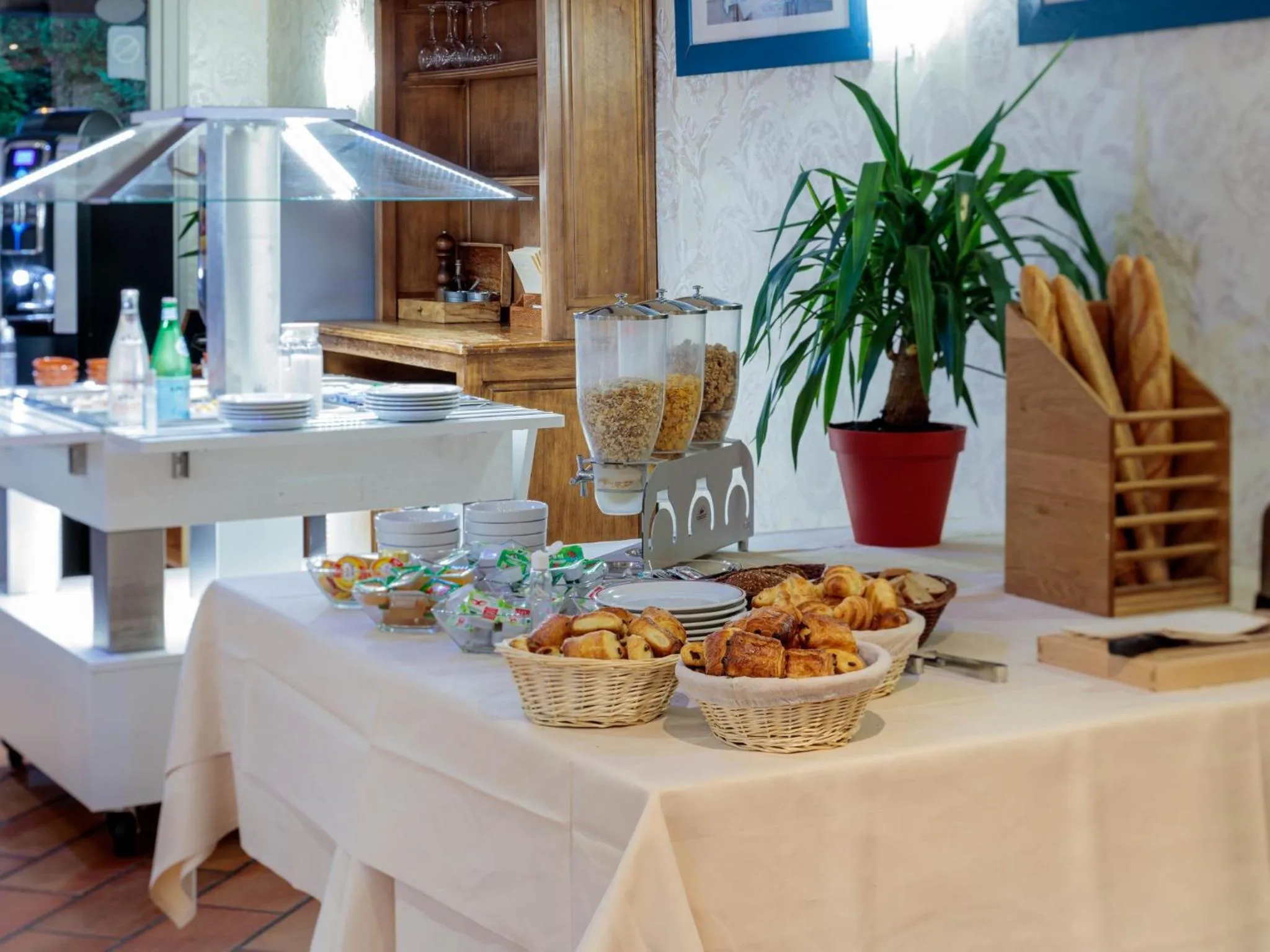 Breakfast in Logis Hotel Noemys Morgon