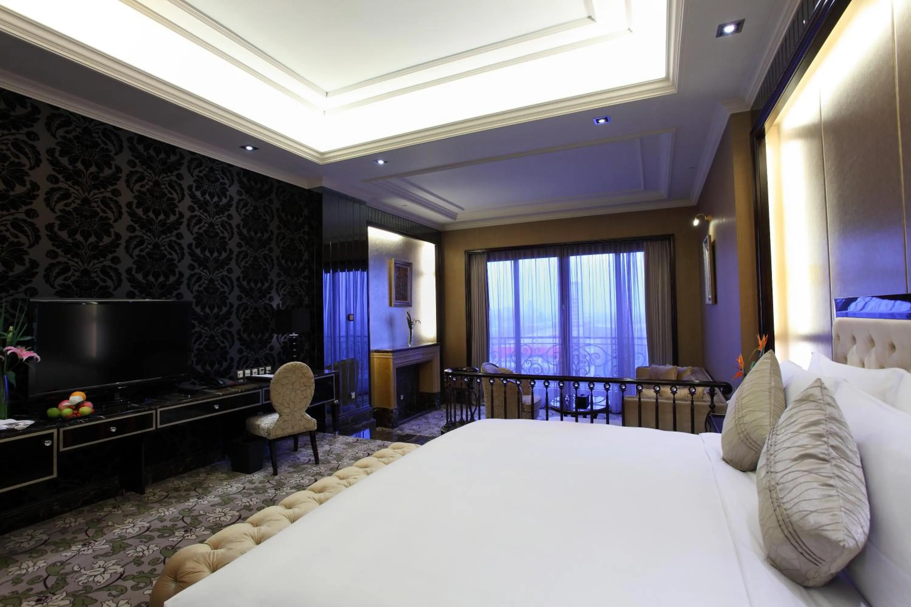 Bedroom, Bed in Chateau Star River Pudong Shanghai