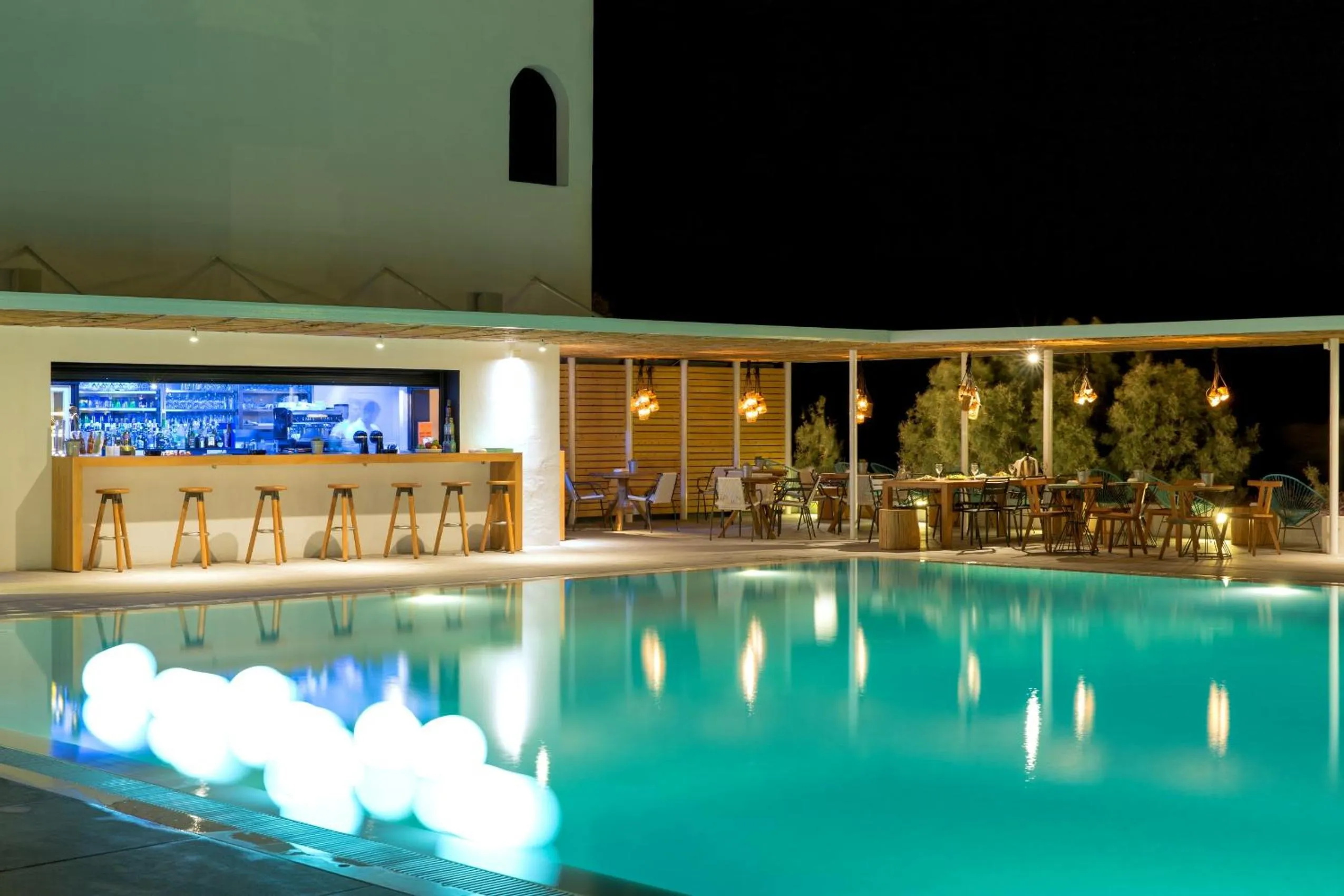 Swimming pool in Kamari Beach Hotel