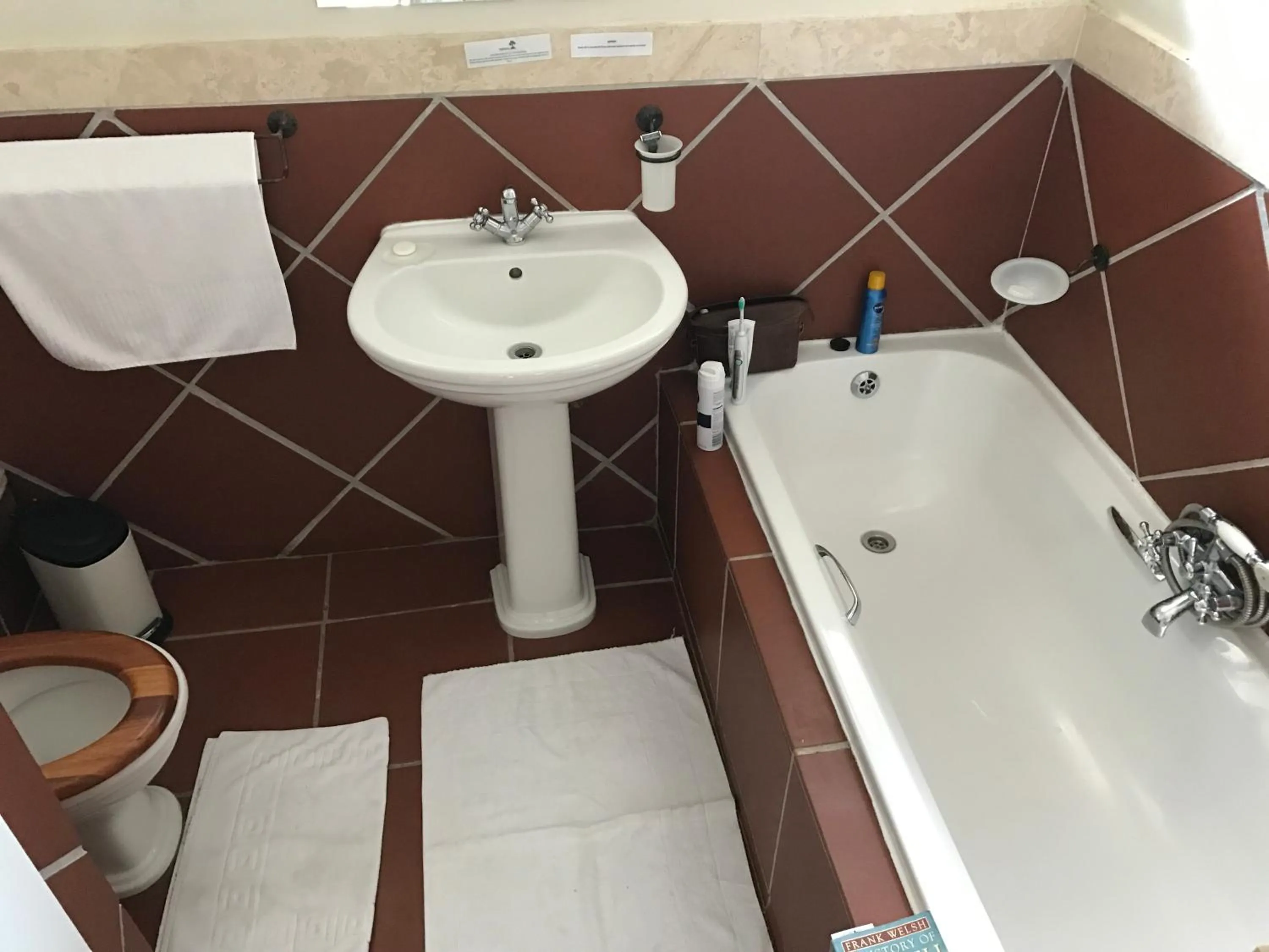 Hot Tub in Waterfall Cottages