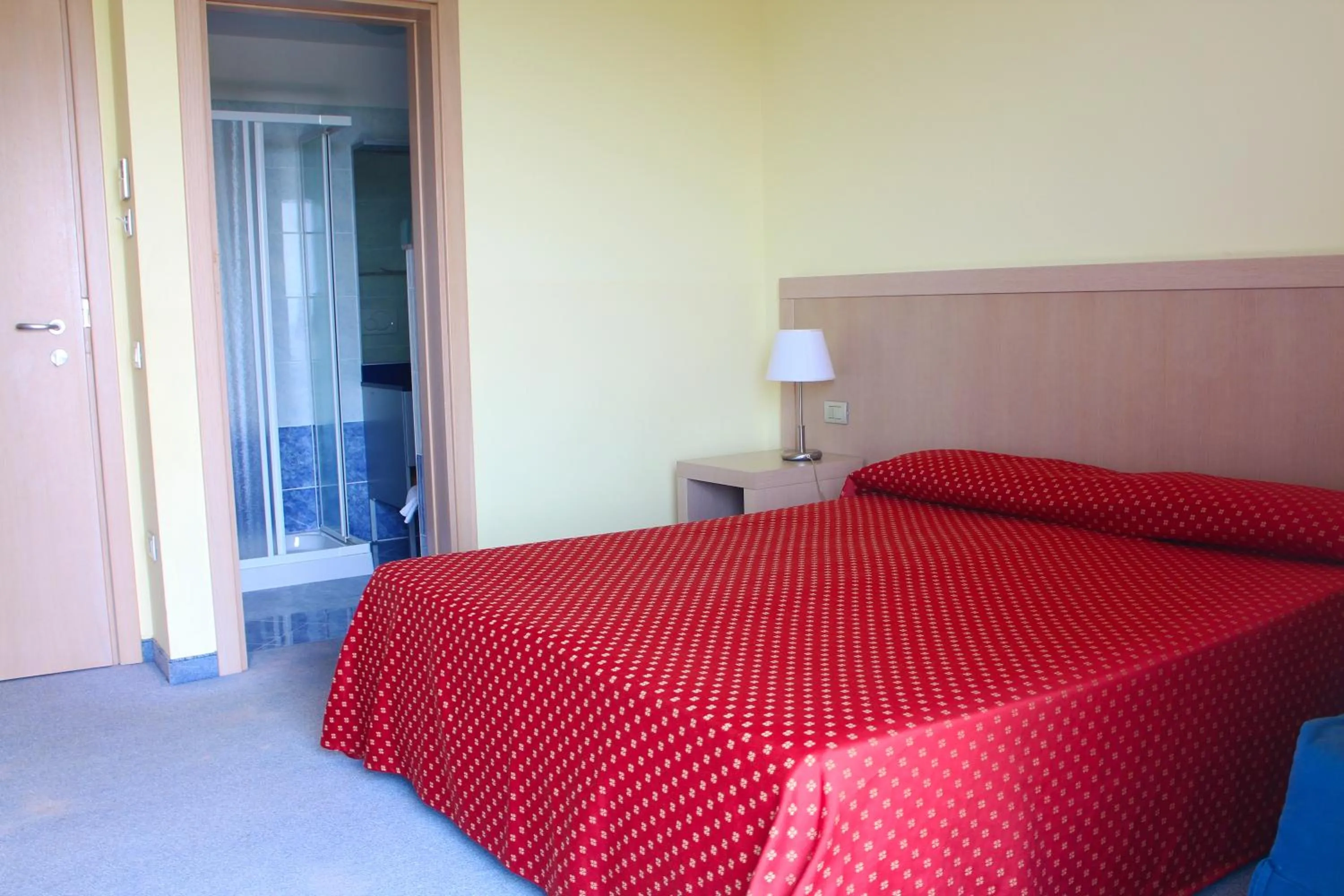 Photo of the whole room, Bed in Hotel Cristallo
