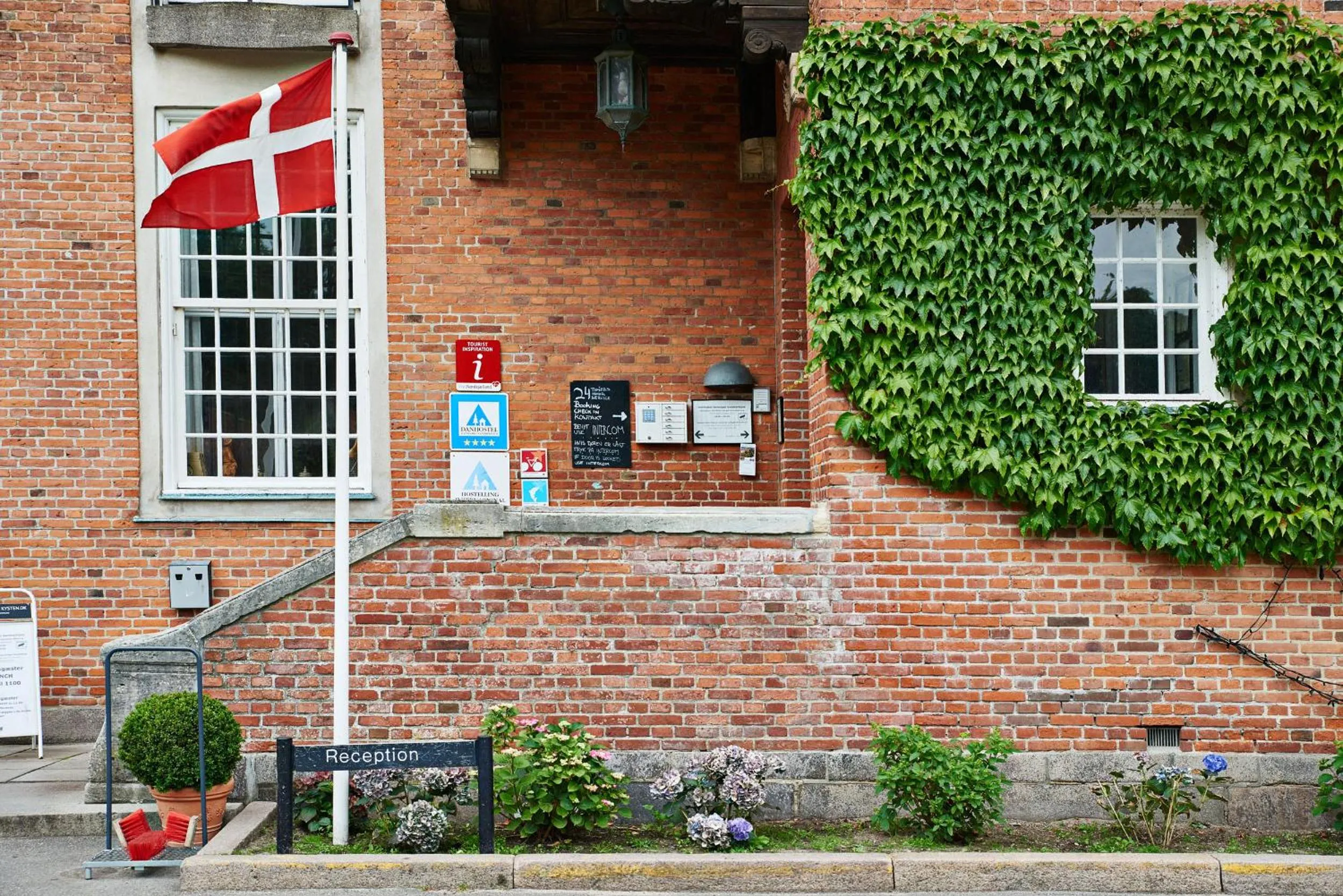 Facade/entrance in Danhostel Helsingør