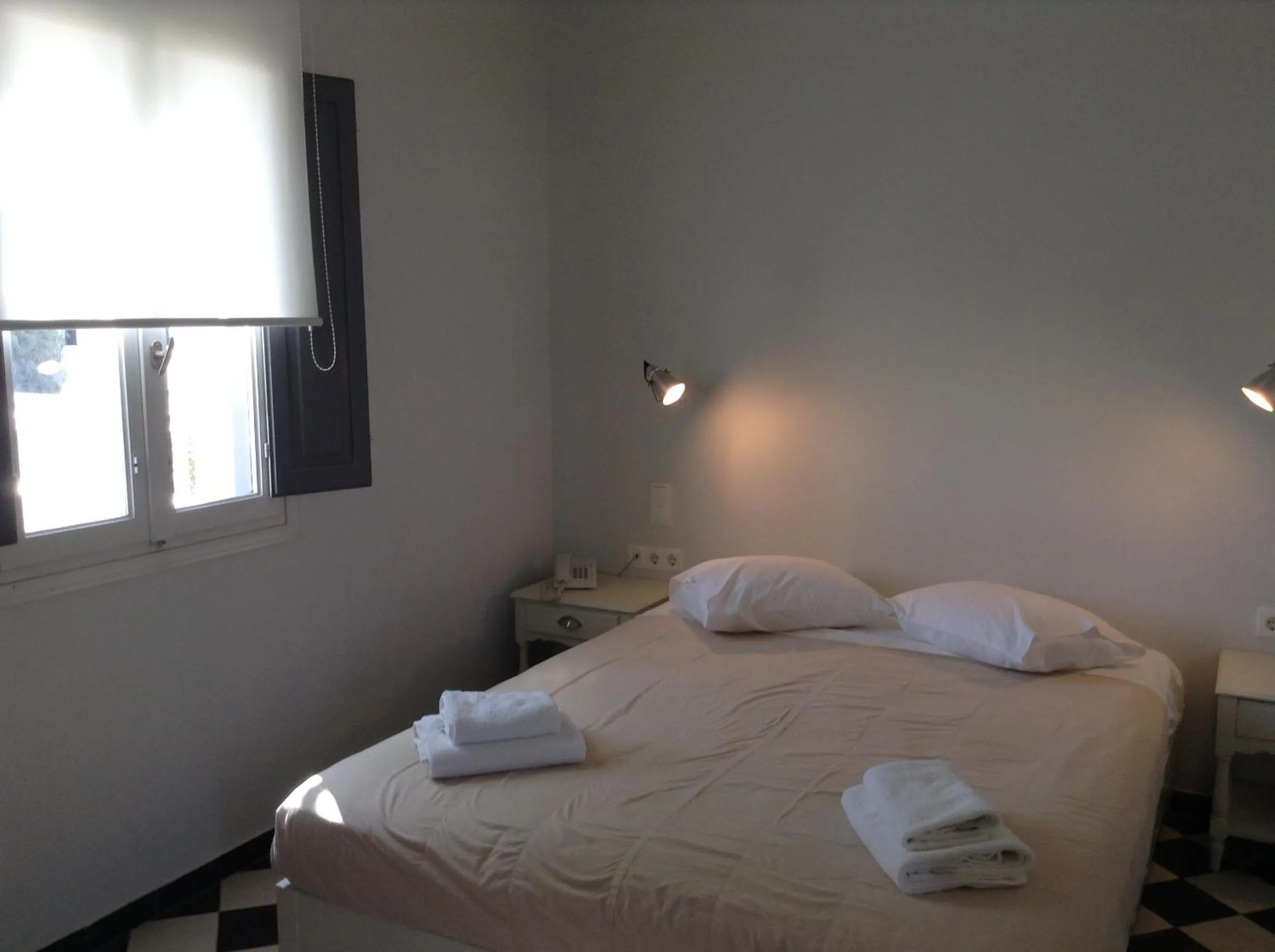 Bed in Rose Bay Hotel