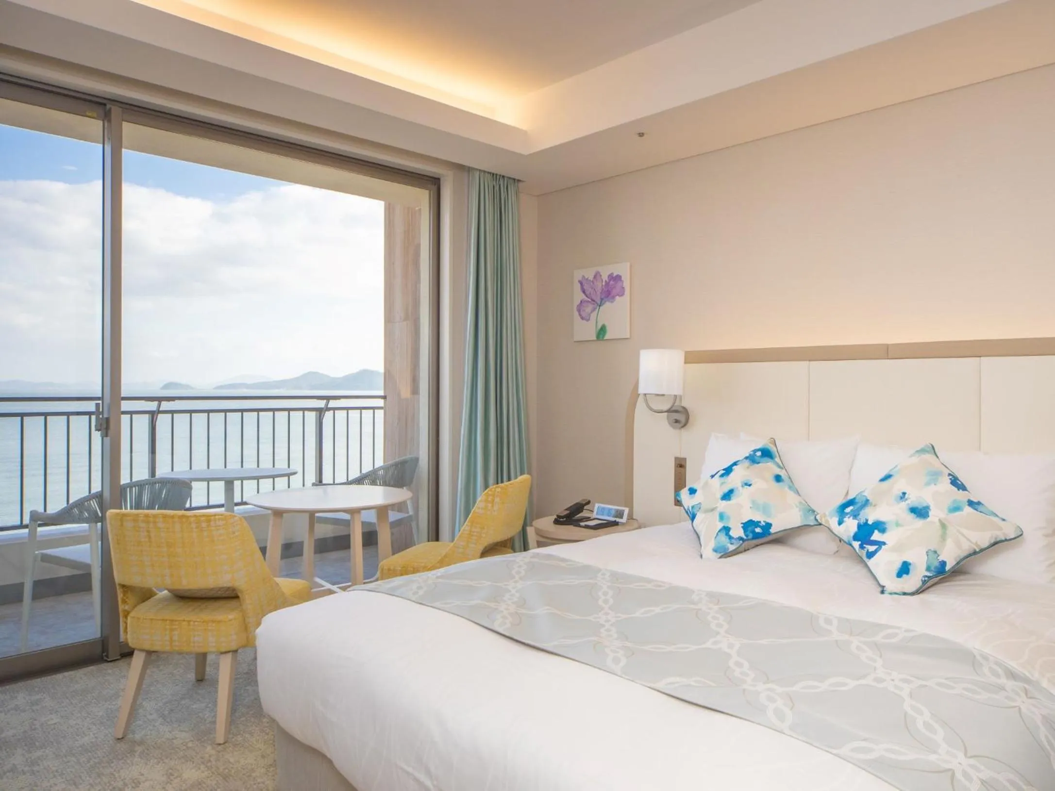 Bed in Karatsu Seaside Hotel