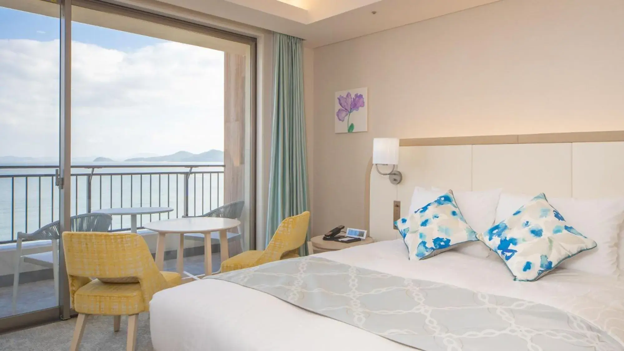 Photo of the whole room, Bed in Karatsu Seaside Hotel Photo of the whole room, Bed in Karatsu Seaside Hotel