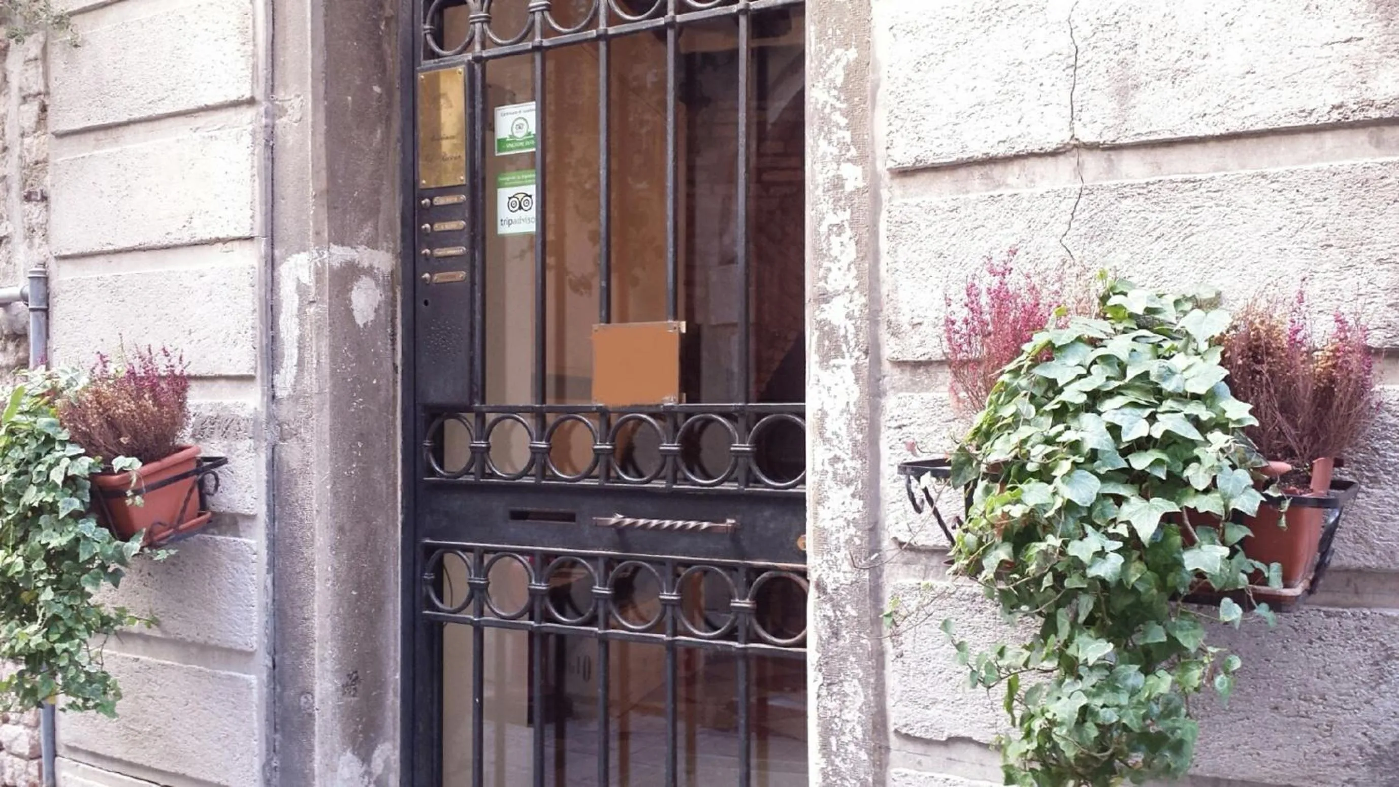 Facade/entrance in Ca' Riccio