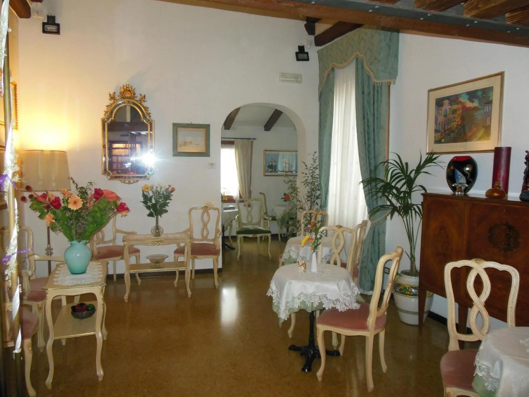 Restaurant/places to eat in Ca' Riccio