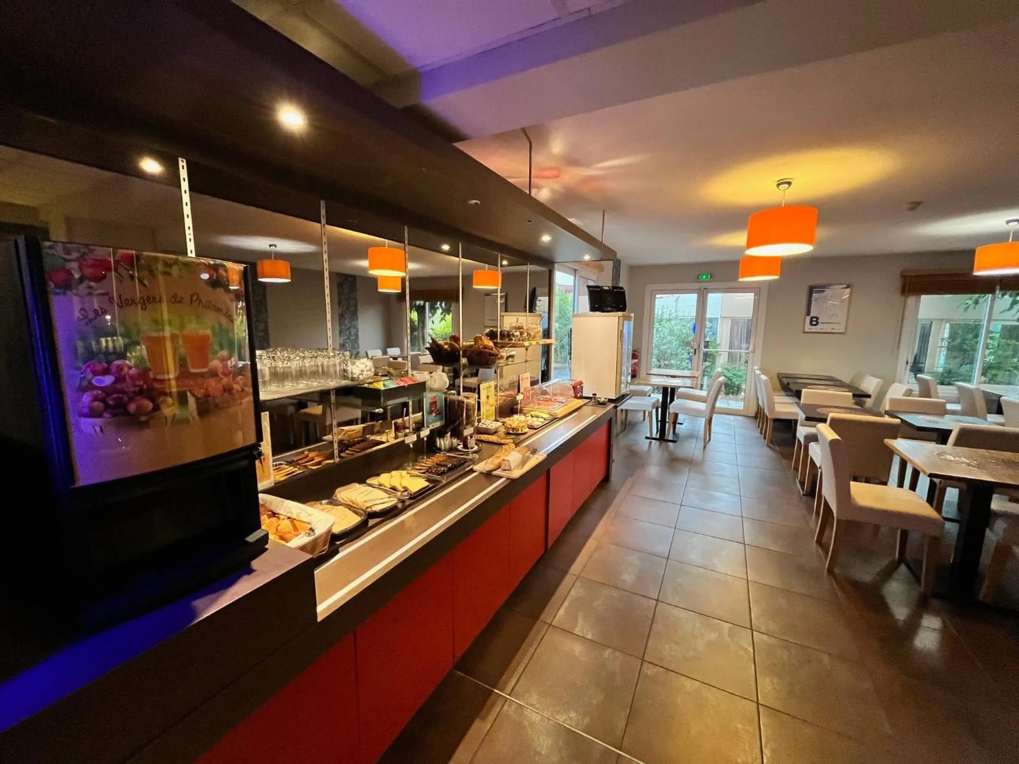 Breakfast in Brit Hotel Confort Montauban