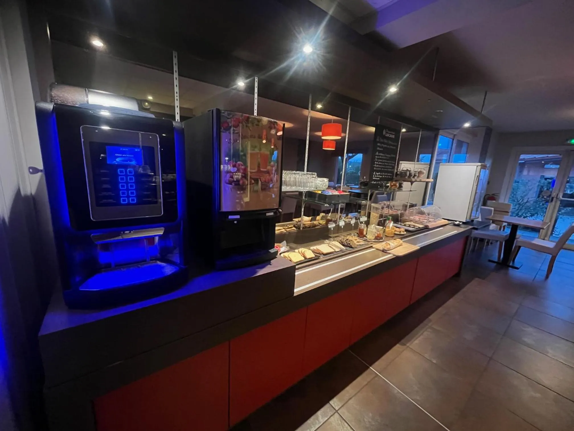 Breakfast in Brit Hotel Confort Montauban