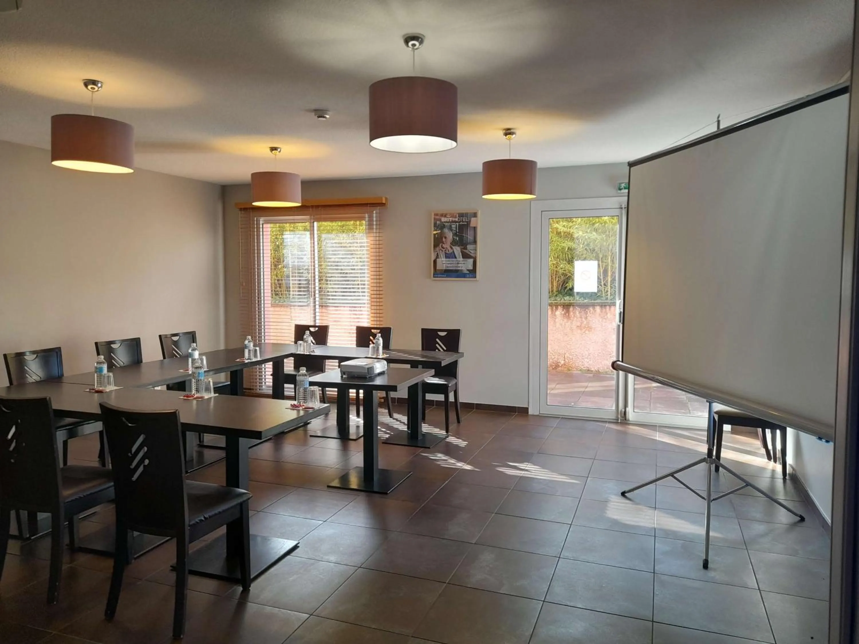 Meeting/conference room in Brit Hotel Confort Montauban