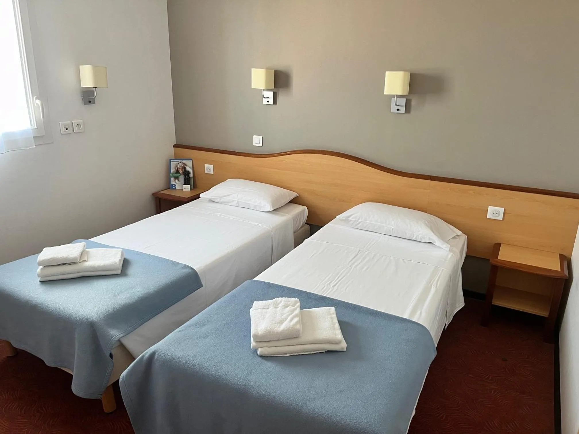 Bed in Brit Hotel Confort Montauban