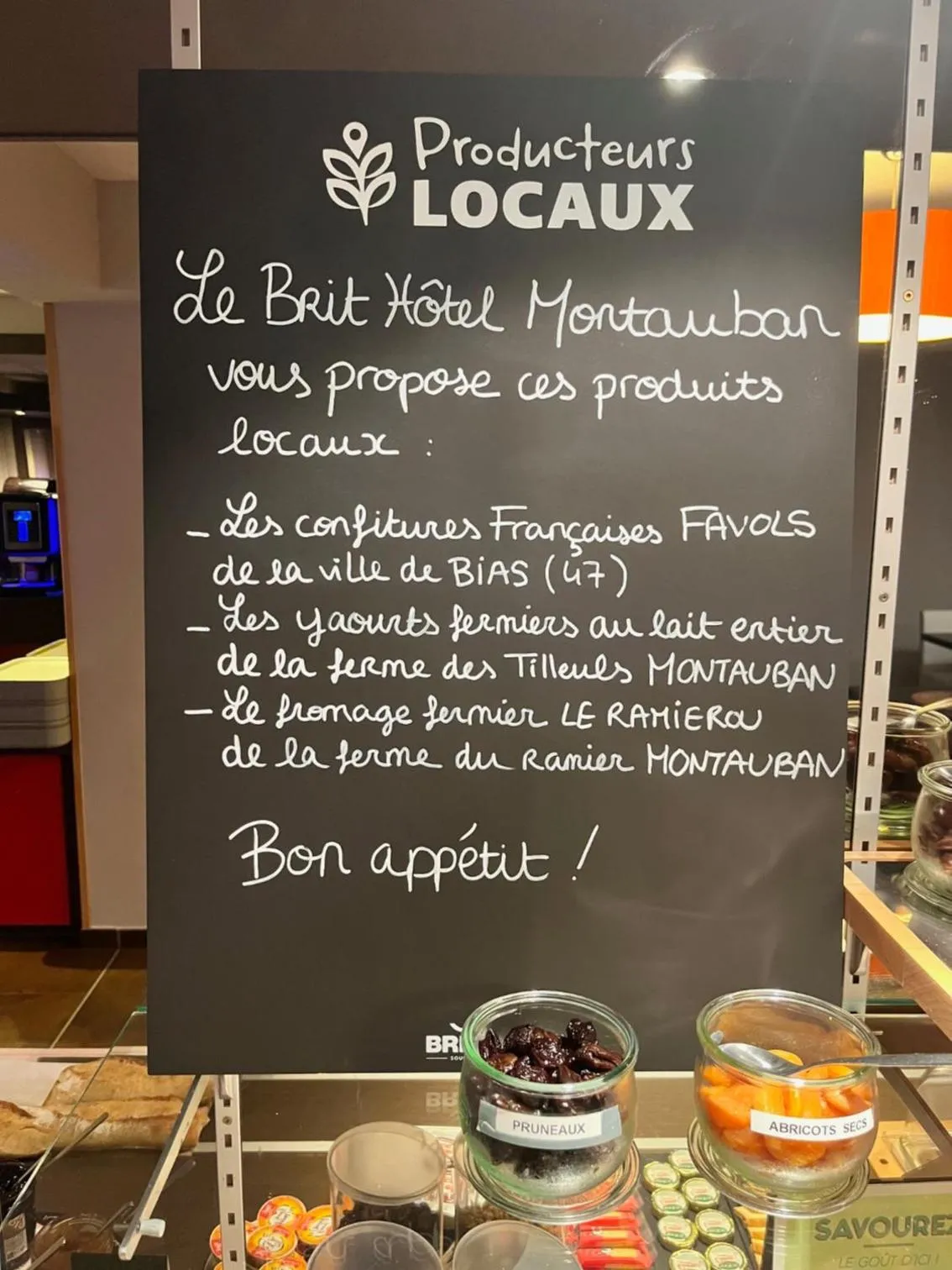 Breakfast in Brit Hotel Confort Montauban