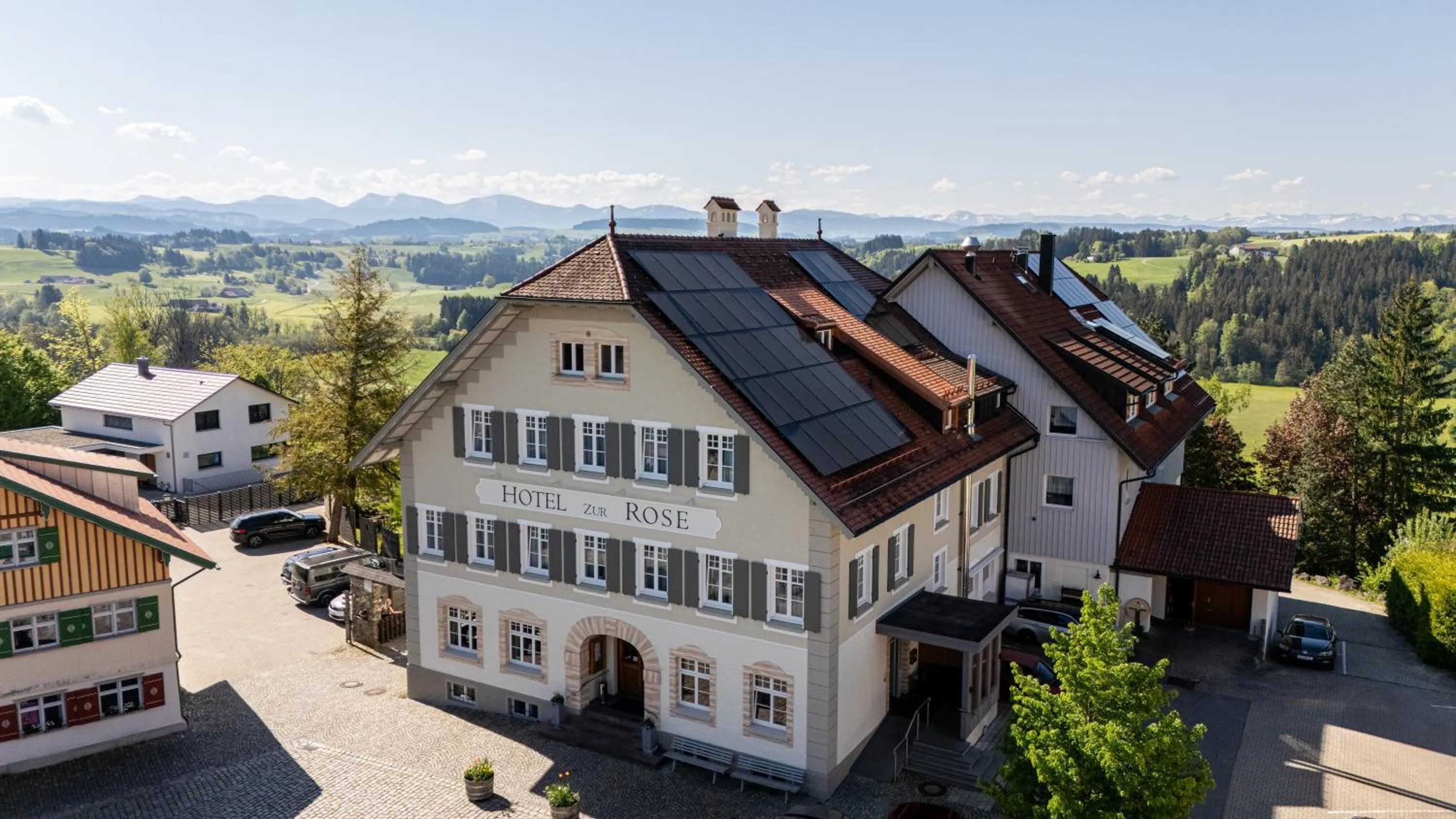 Facade/entrance in Hotel zur Rose