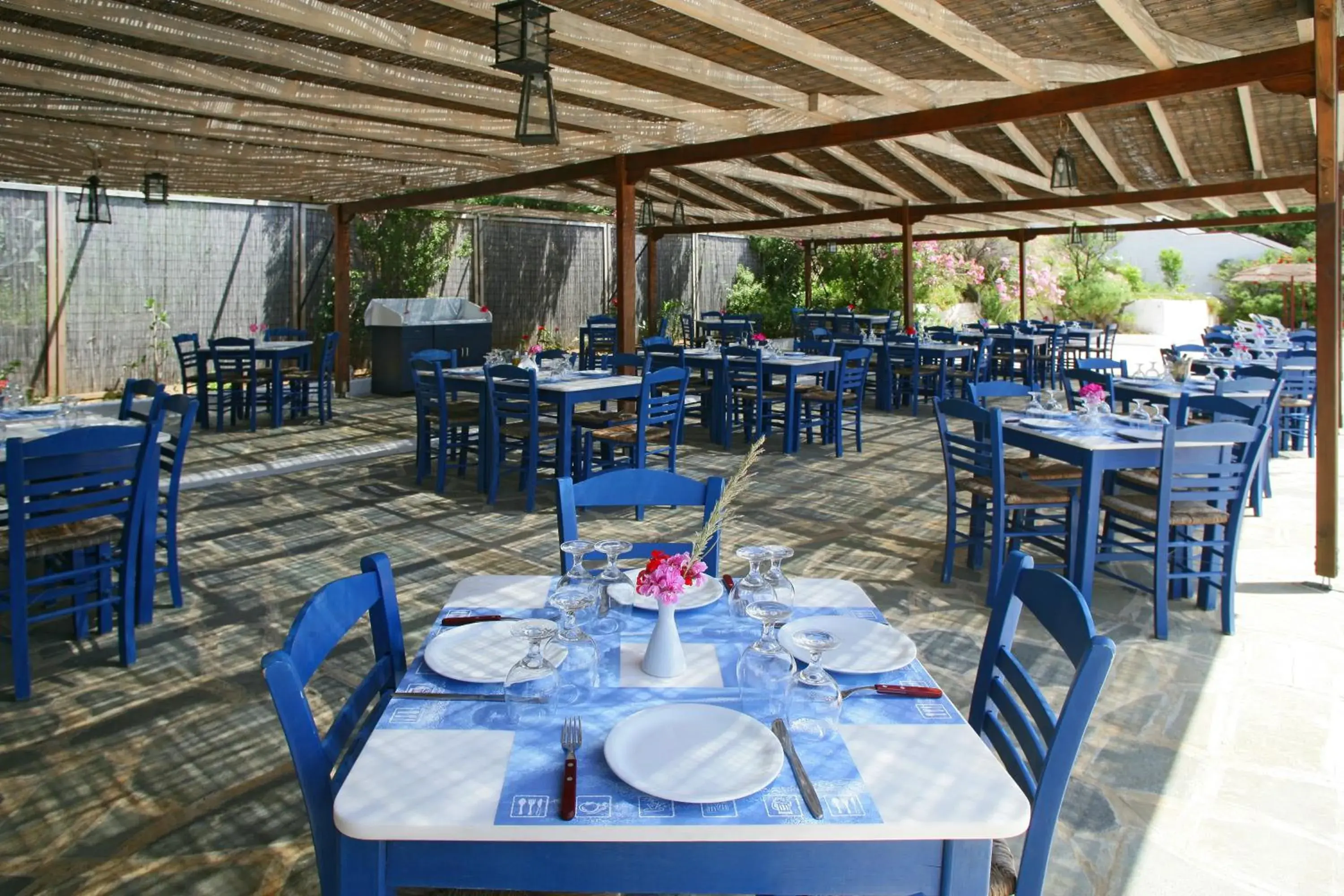 Restaurant/places to eat in Andros Holiday Hotel Restaurant/places to eat in Andros Holiday Hotel