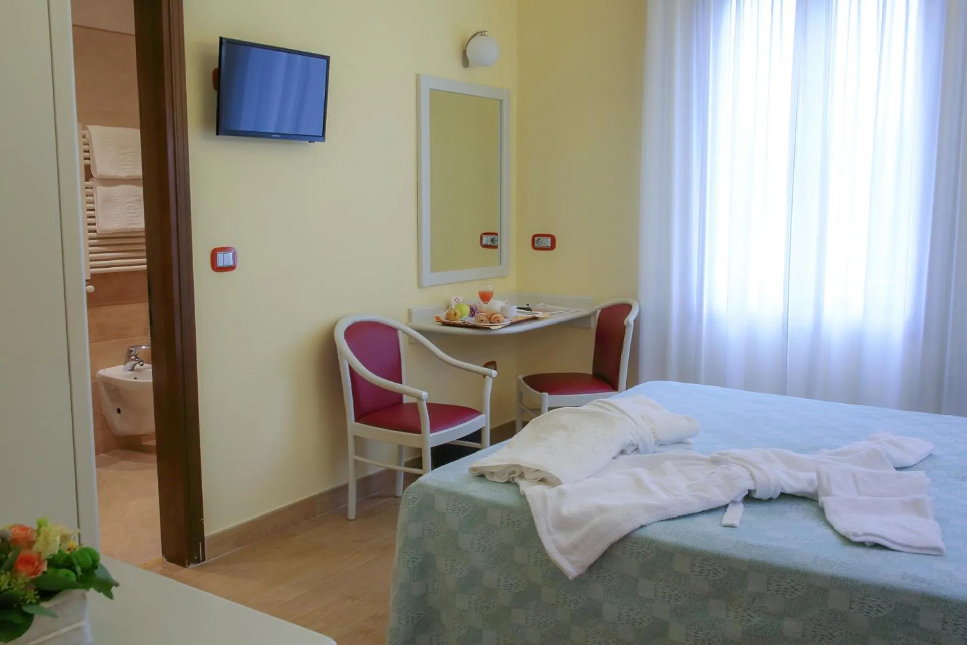 Photo of the whole room, Bed in Hotel Terme Vena D'Oro