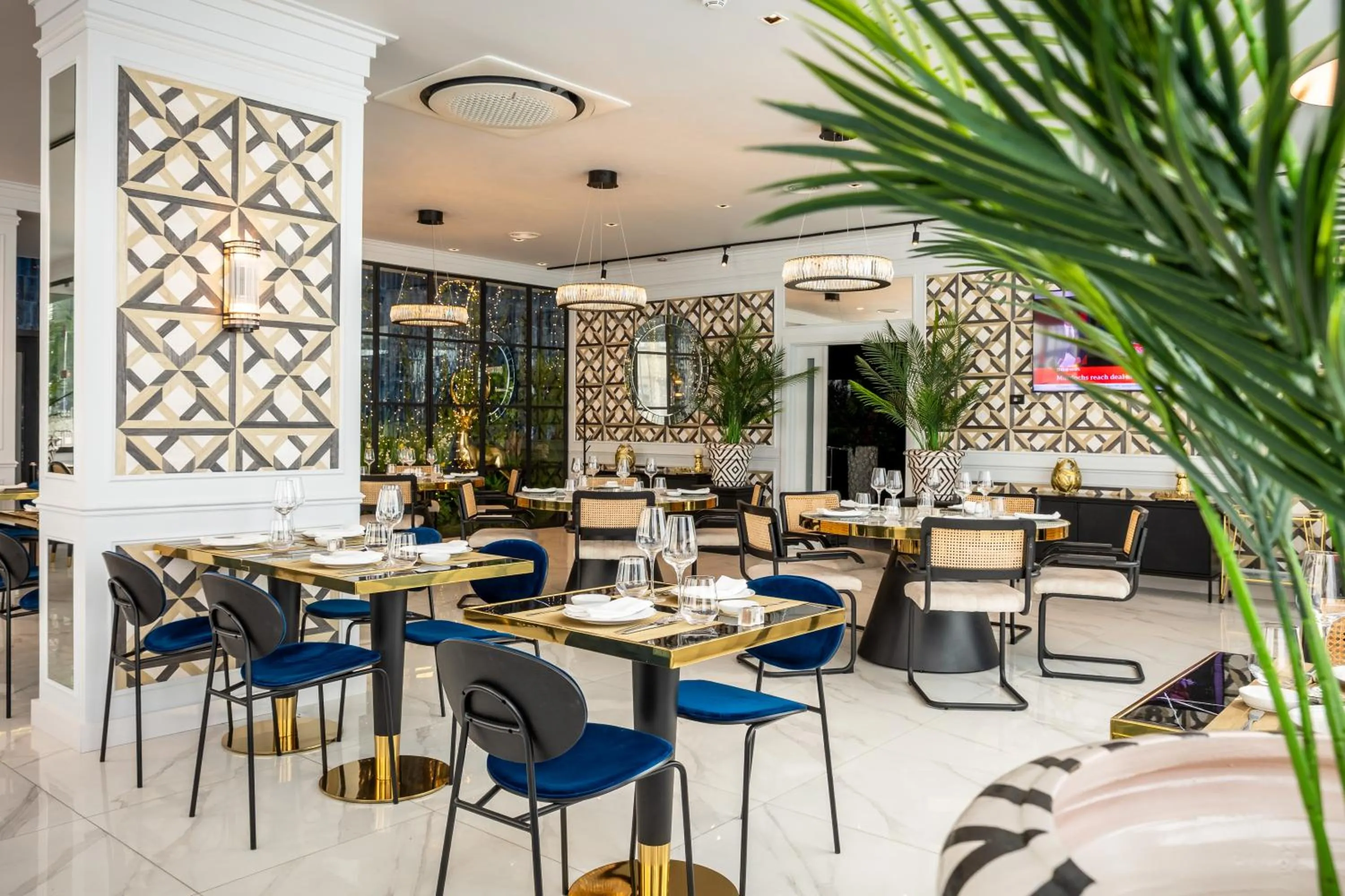 Restaurant/places to eat in Hotel Cristal Porto