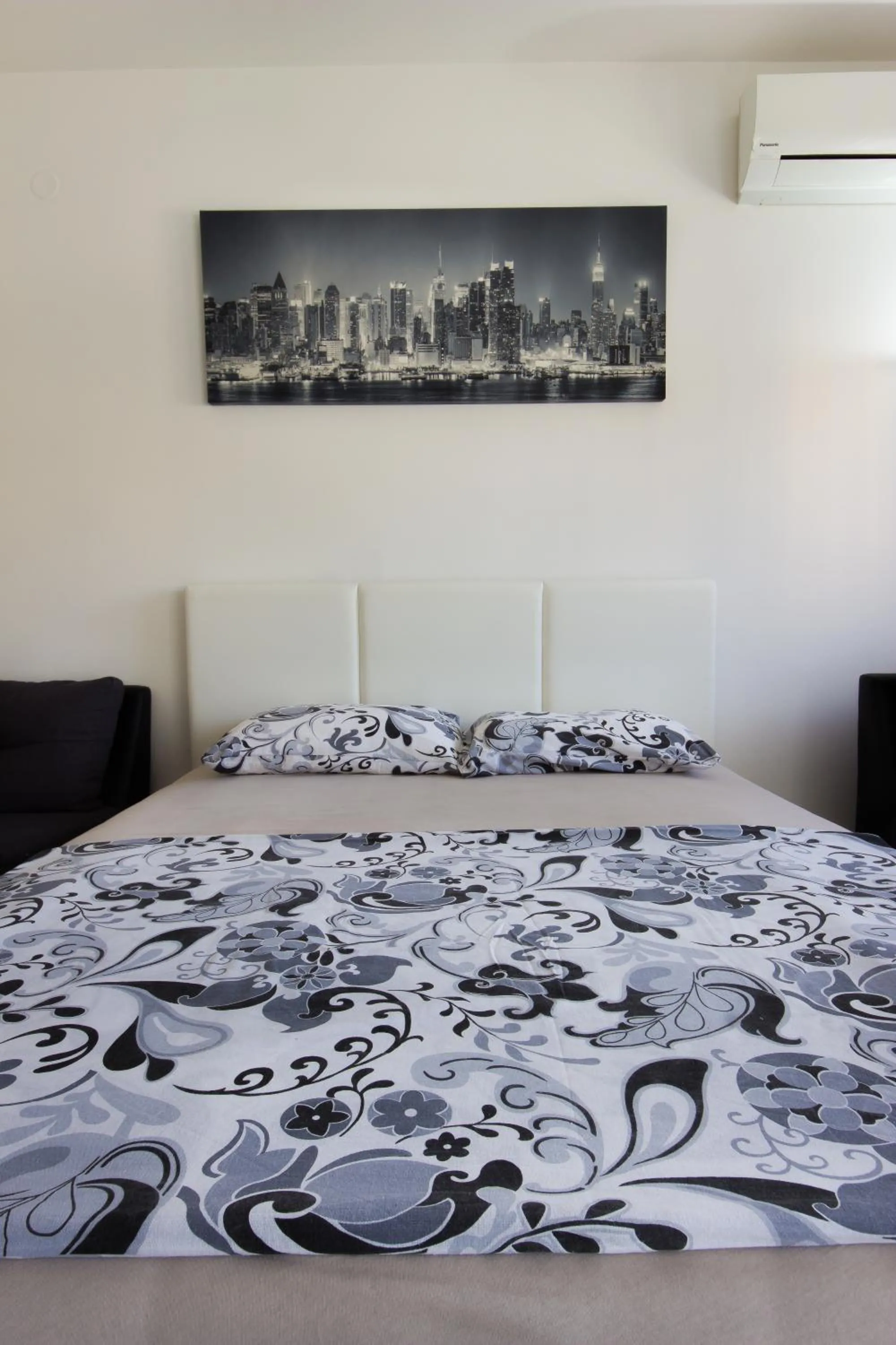 Bed in Zebra